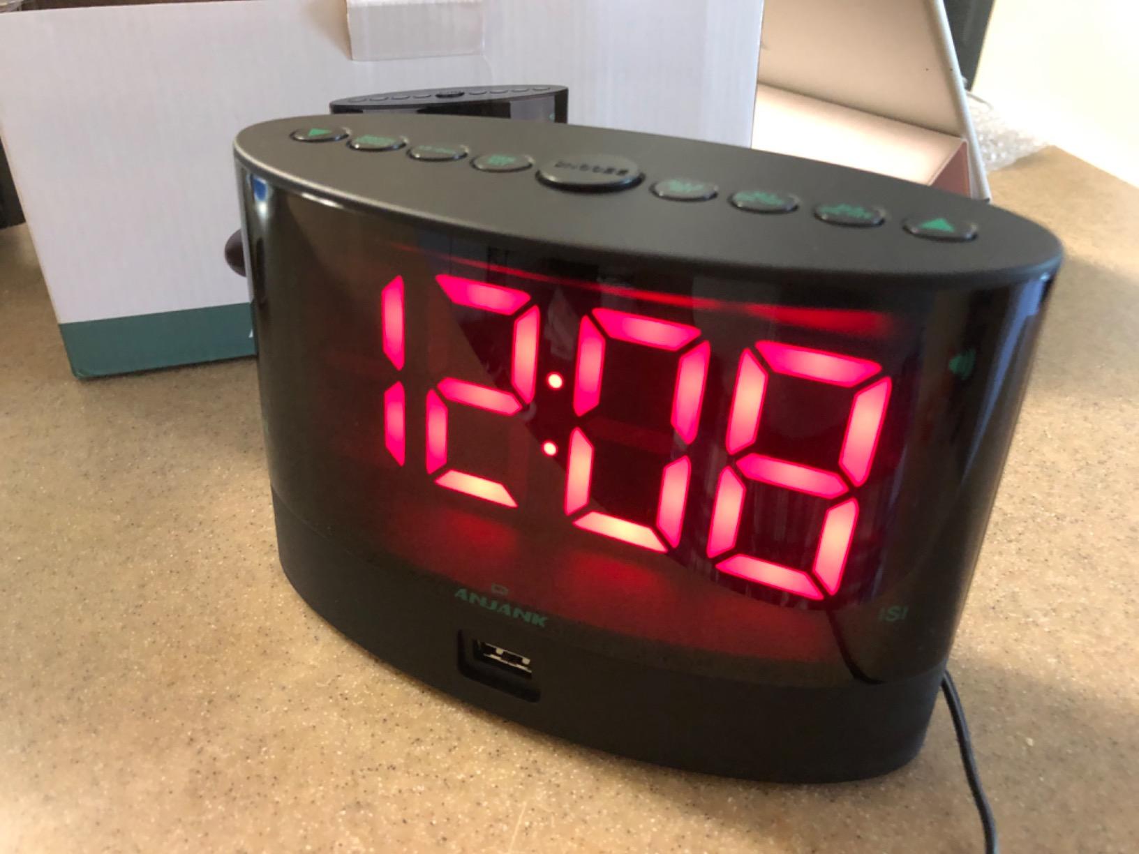 ANJANK Extra Loud Alarm Clock for Heavy Sleepers, Wireless Bed Shaker, Vibrating Dual Alarm, Deaf and Hearing-impaired, Adjustable Volume/Dimmer/Wake up Mode, USB Charger Port customer photo 1