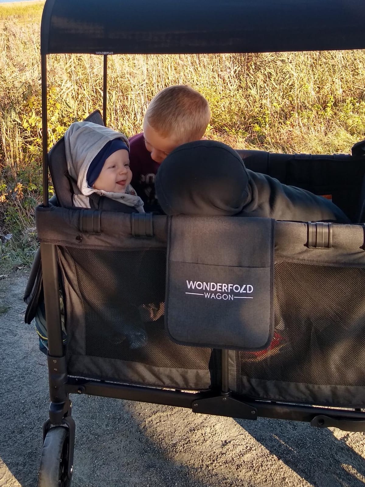 WonderFold W4 Original Stroller Wagon, 4 Seater, Black customer photo 2