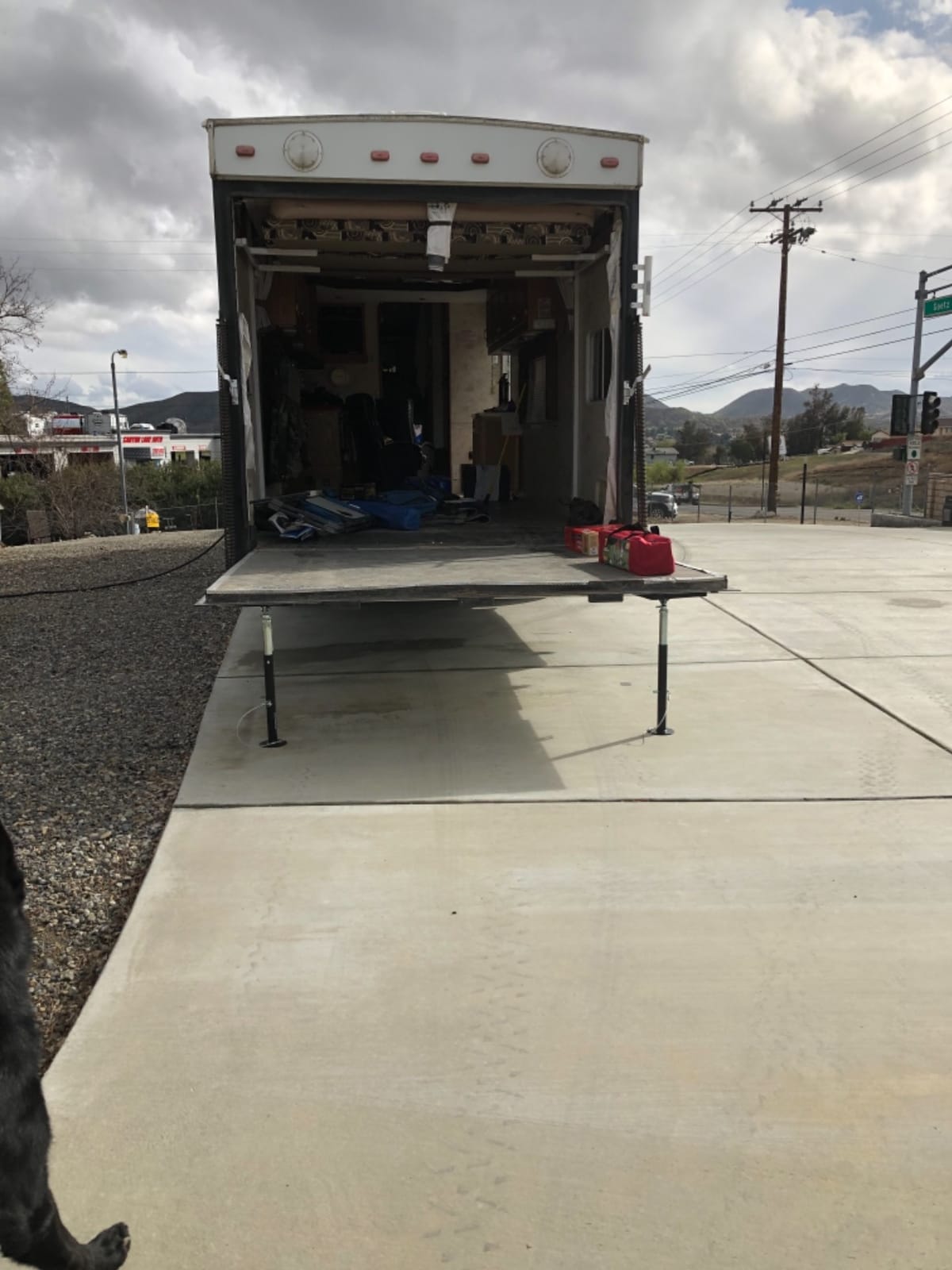 Camco Eaz-Lift RV Patio Supports - Provide Your RV Patio Additional Support - Compatible with Toy Haulers and Flat Bottom Slide-Outs (48869) customer photo 2
