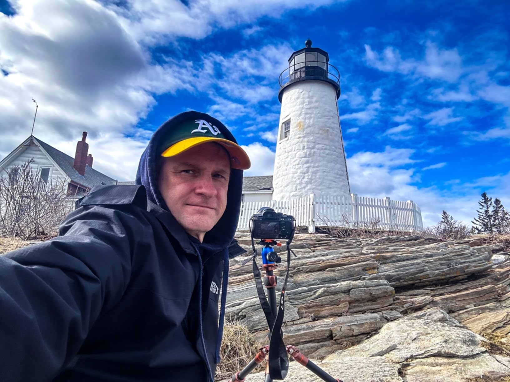 3 Legged Thing Leo 2.0 Carbon Fibre Tripod System & AirHed Pro Lever - Earth Bronze/Ocean Blue (LEOKIT2) customer photo 2