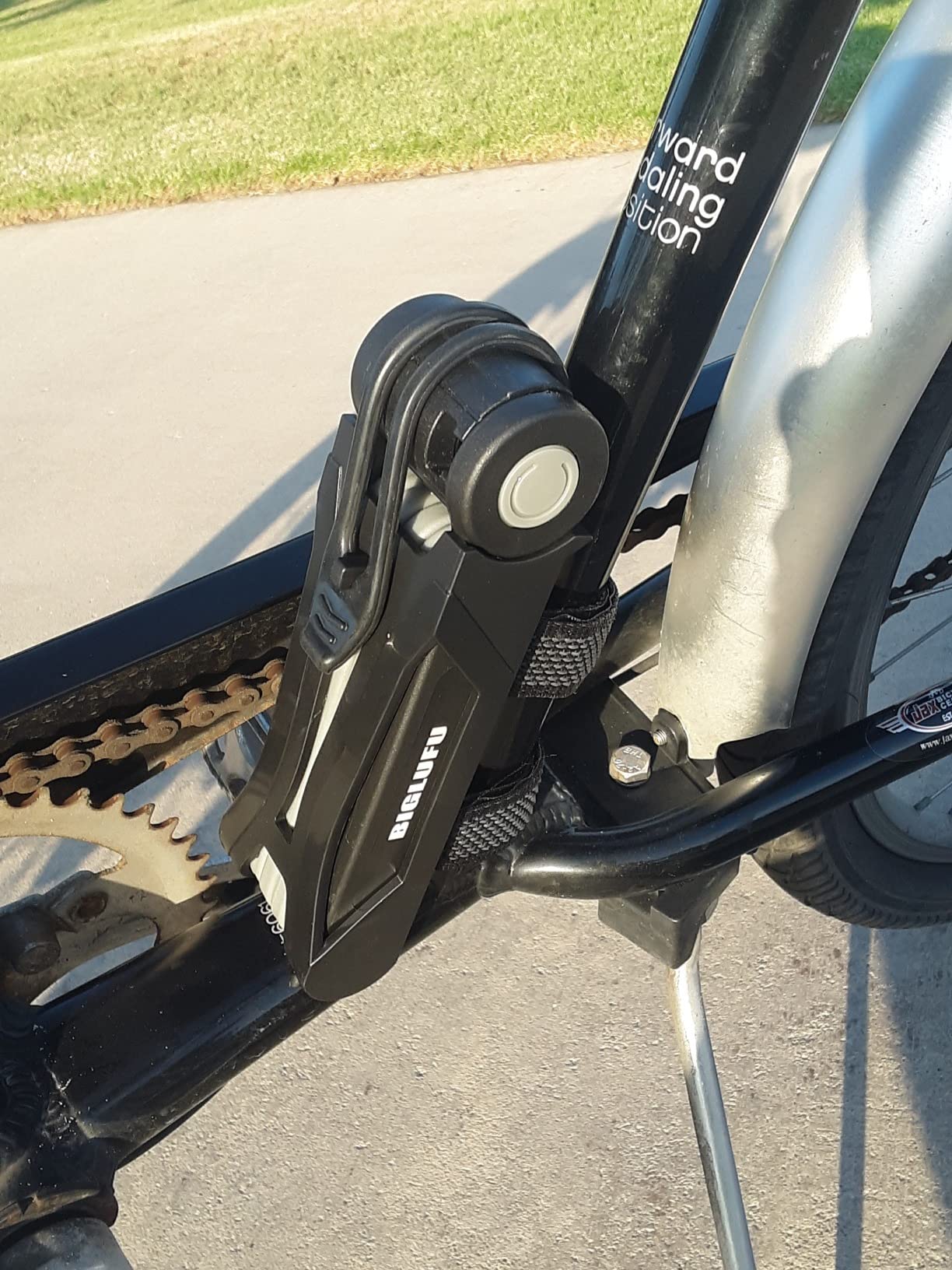 Bike Lock Bicycle Scooter Motorcycle Folding Locks with 4Keys, Fold Chain Heavy Duty Alloy Steel Foldable Lock with Mounting Bracket 2pc Straps, 86cm/34 Unfolding, 1.92 lbs customer photo 1