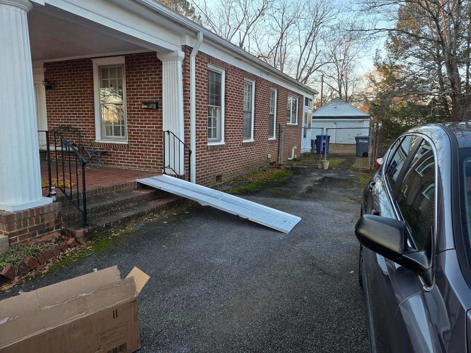 HOMCOM Wheelchair Ramp 5FT, Foldable Aluminum Handle, 600lbs Capacity | Threshold Ramp, Non-Slip Surface, Suitcase Handicap Ramp, for Home, Doorways, Curbs, Steps customer photo 1