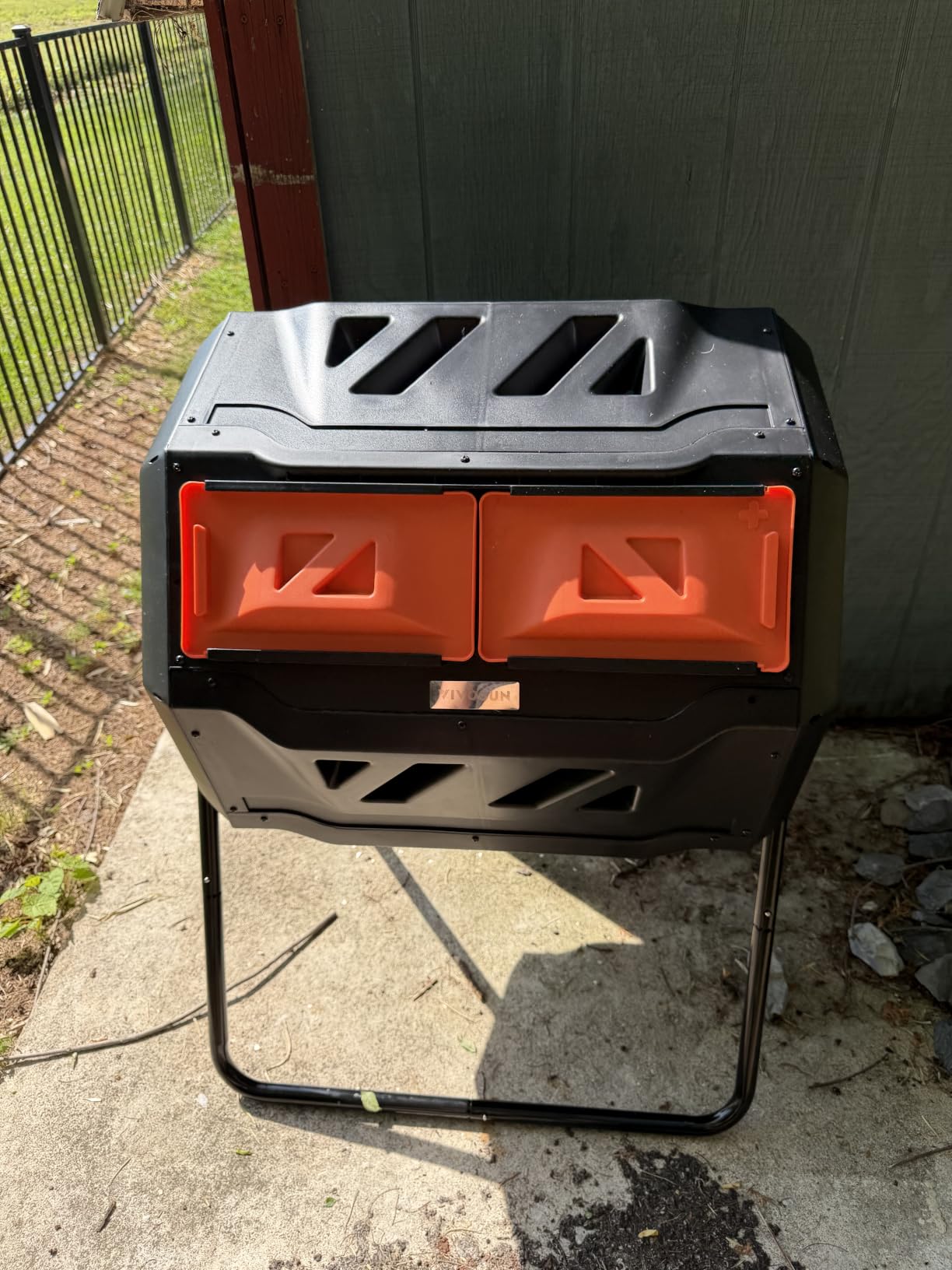 VIVOSUN Outdoor Tumbling Composter Dual Rotating Batch Compost Bin, 43 Gallon Black Door customer photo 2