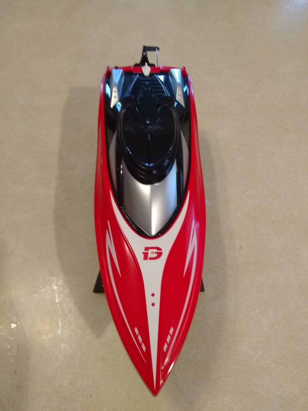 DEERC H120 Fast RC Boat for Pools and Lakes, 2.4 GHz 20+ MPH Racing Boats for Kids & Adults with Rechargeable Battery, Low Battery Alarm, Capsize Recovery, Gifts for Boys Girls customer photo 2