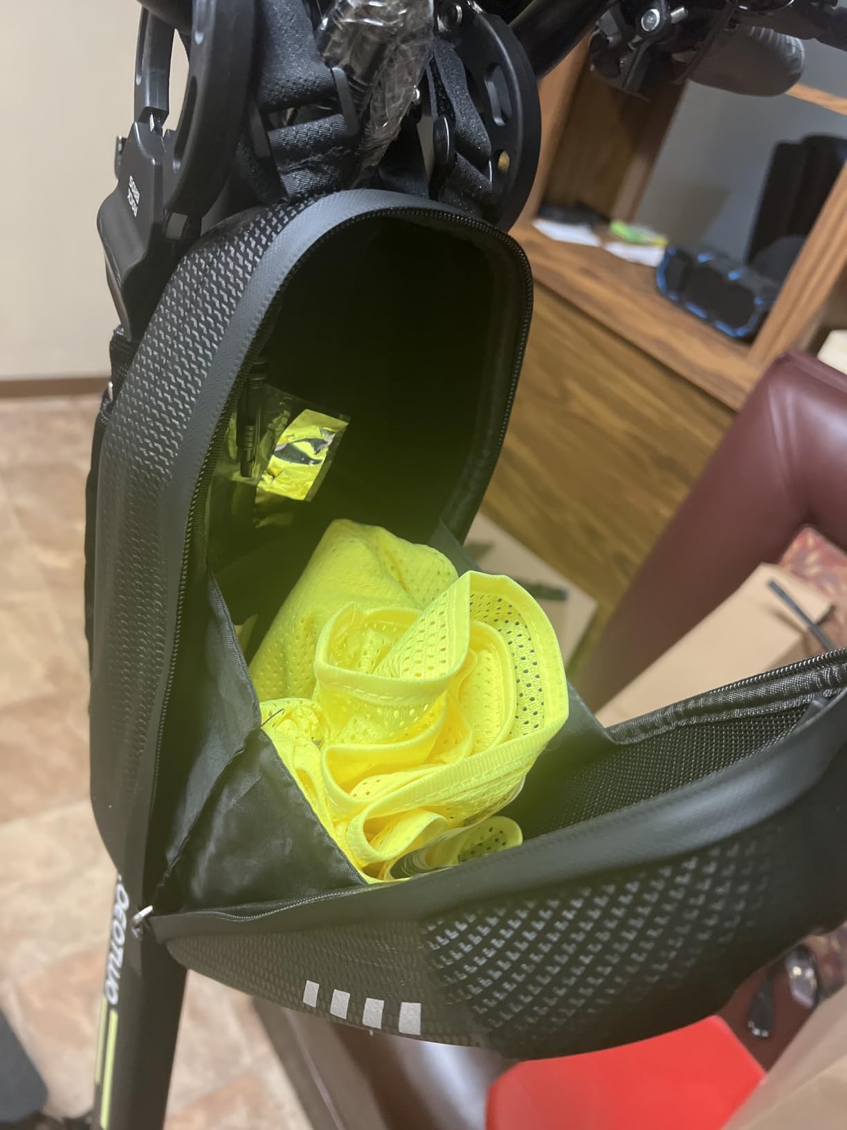ROCKBROS Waterproof Scooter Storage Bag EVA Hard Shell 2L Small customer photo 1