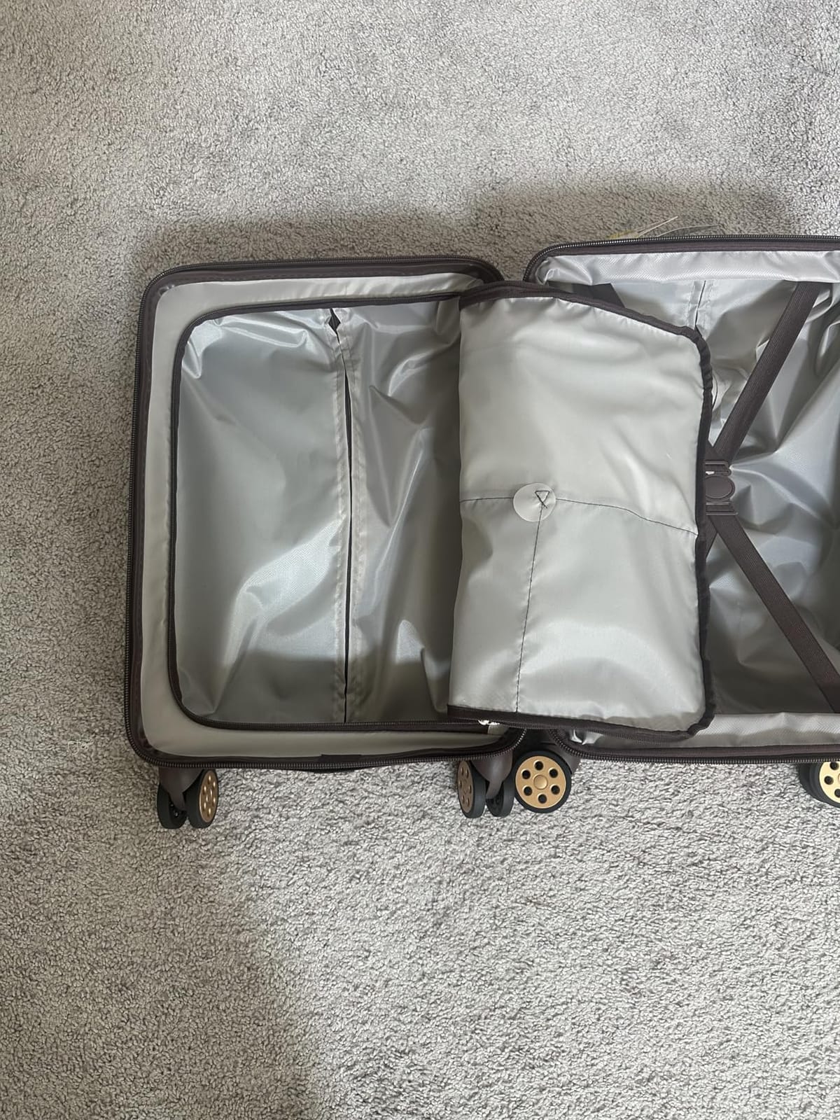 SwissGear 7739 Hardside Luggage Trunk with Spinner Wheels, Blush, Checked-Large 26-Inch customer photo 1