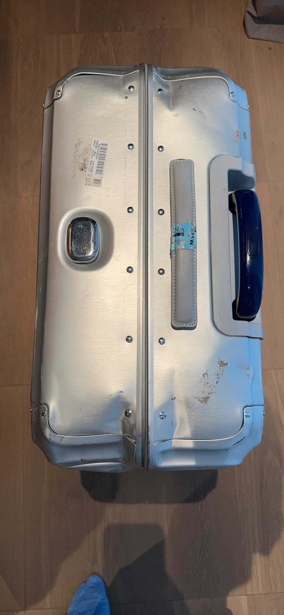 ZERO Halliburton Pursuit Aluminum Hardside Travel Case (Silver, Medium Travel Case) customer photo 1