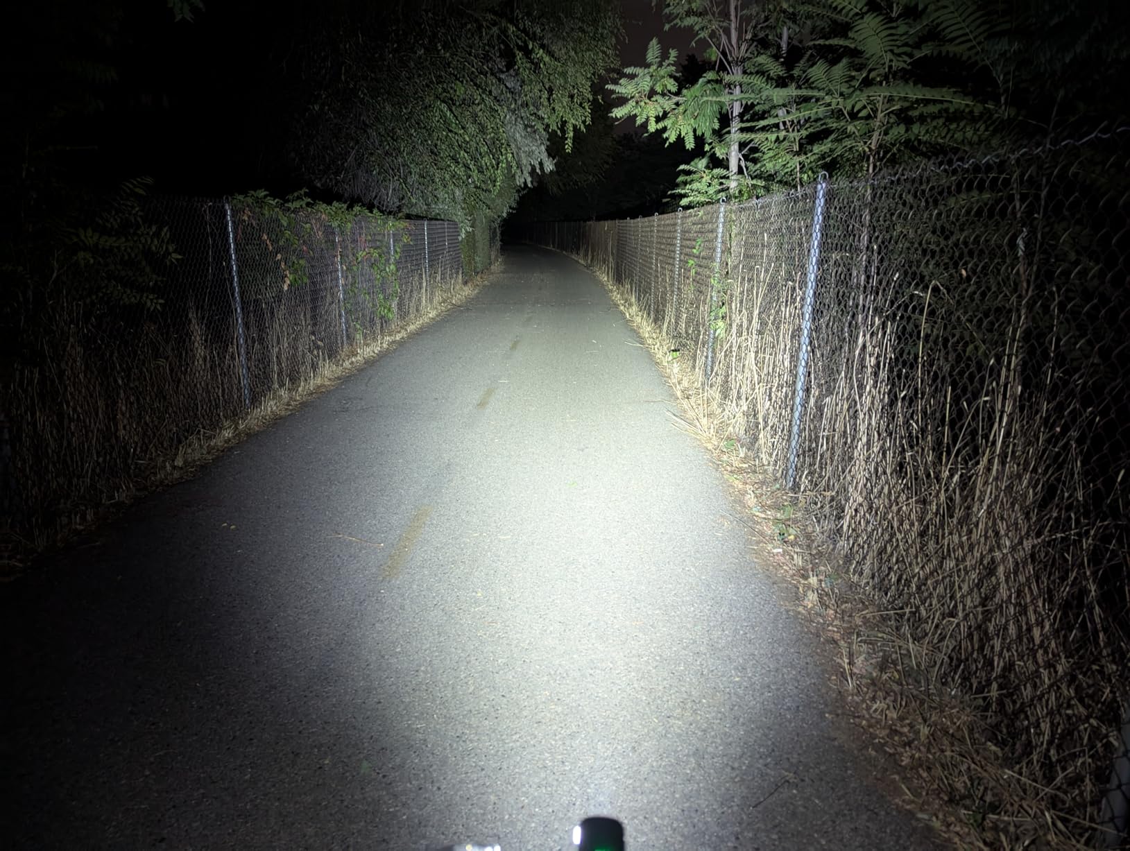 Magicshine Bike Light RN 1200, CREE LED, IPX7, 4000mAh Battery Type-C Reverse Charging, Powerful Bike Headlight Compatible with: Mountain, Kids, Street customer photo 1