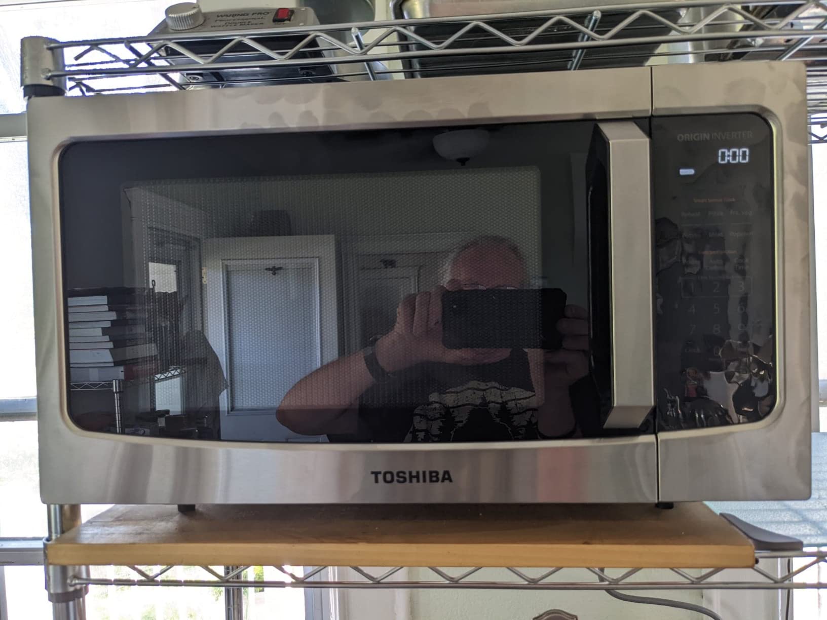 TOSHIBA ML-EM45PIT(SS) Countertop Microwave Oven with Inverter Technology, 1.6 Cu.ft, 13.6