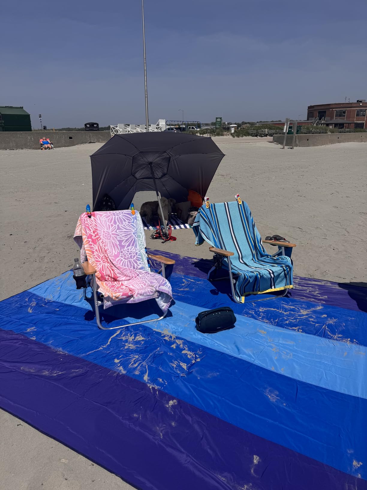 WIWIGO Beach Blanket Mat Waterproof Sandproof for 2-8 Adults Quick Drying | Extra Large Windproof Sand Outdoor Blanket for Travel Camping Hiking Picnic Festival, Family Vacation Accessories Must Have customer photo 2