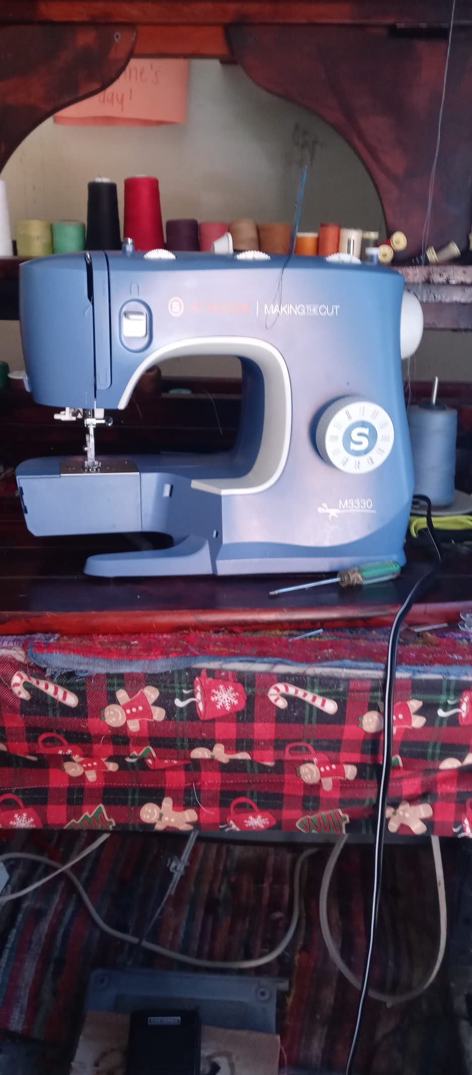 SINGER M3330 Navy Blue Sewing Machine with Accessories, beginner-friendly | 23 stitches deliver 97 applications, 1-step buttonhole, free arm, decorative stitches, for crafts, garments, home decor customer photo 2