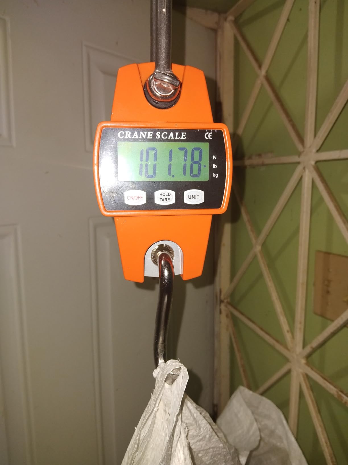 RoMech 660lb Digital Hanging Scale with Cast Aluminum Case, Handheld 300Kg Mini Crane Scale with Hooks for Farm Hunting Fishing Outdoor (Orange) customer photo 1