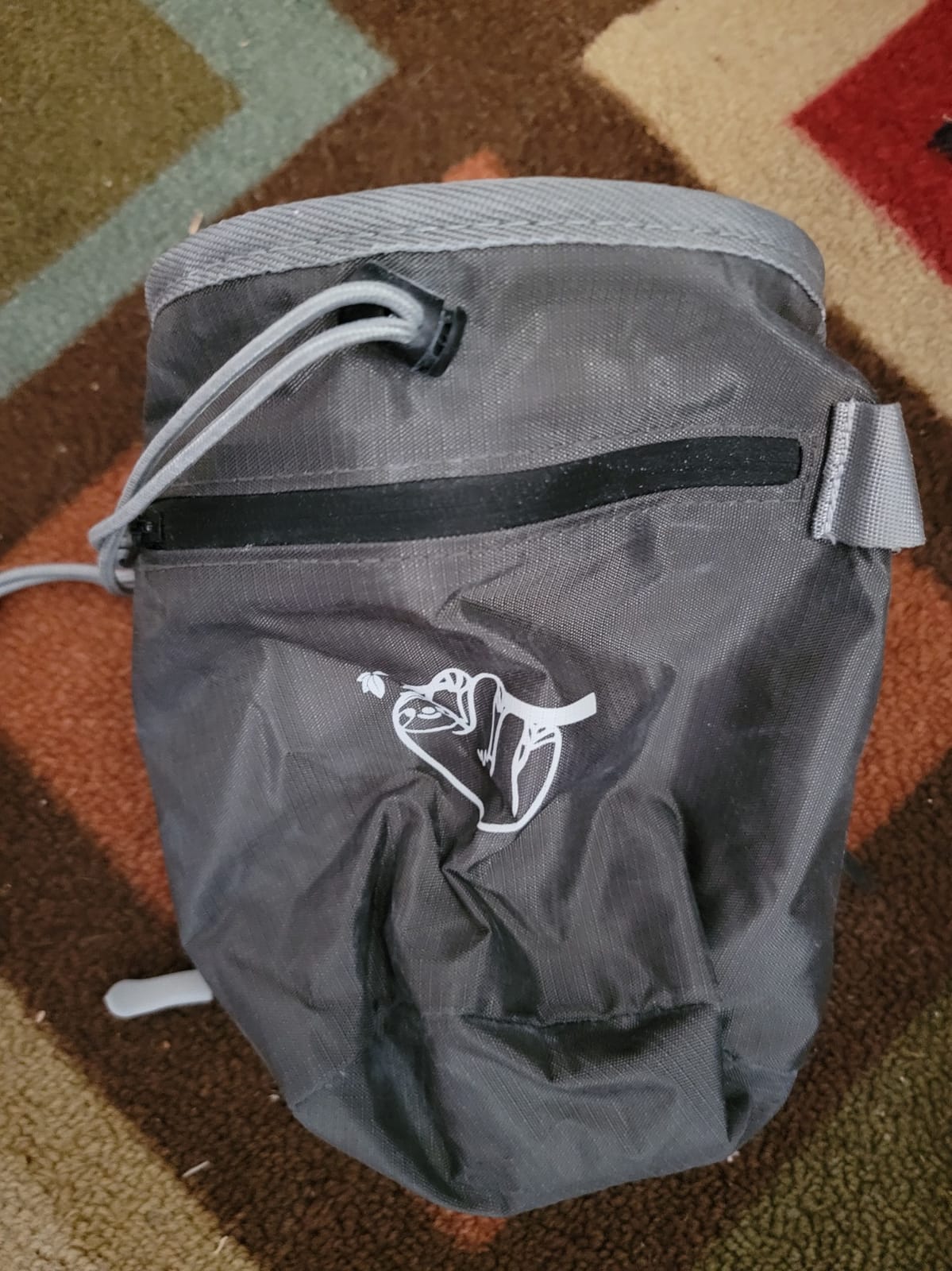 Chalk Bag for Rock Climbing, Climbing Chalk Bag for Bouldering with 2 Large Zipper Storage Pockets, Premium Gym Chalk Bag for Weightlifting, Great Gift and Rock Climbing Gear customer photo 1