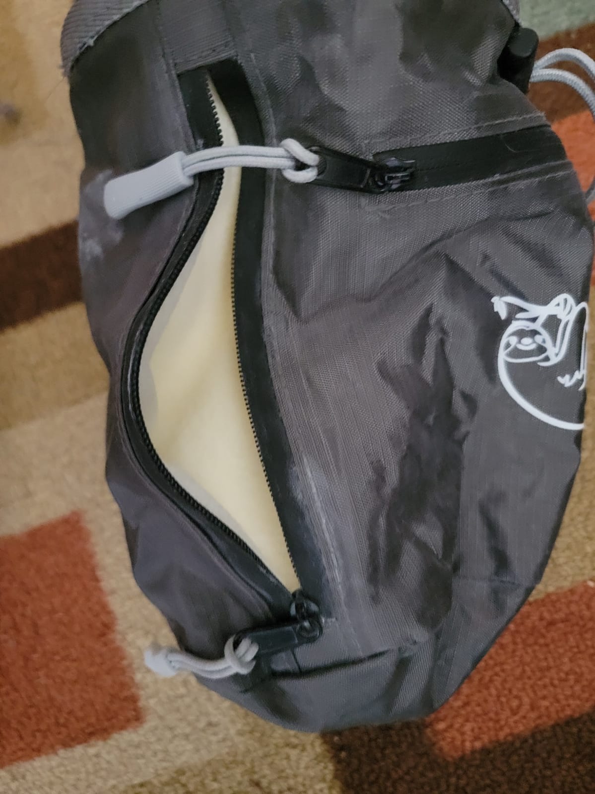 Chalk Bag for Rock Climbing, Climbing Chalk Bag for Bouldering with 2 Large Zipper Storage Pockets, Premium Gym Chalk Bag for Weightlifting, Great Gift and Rock Climbing Gear customer photo 2