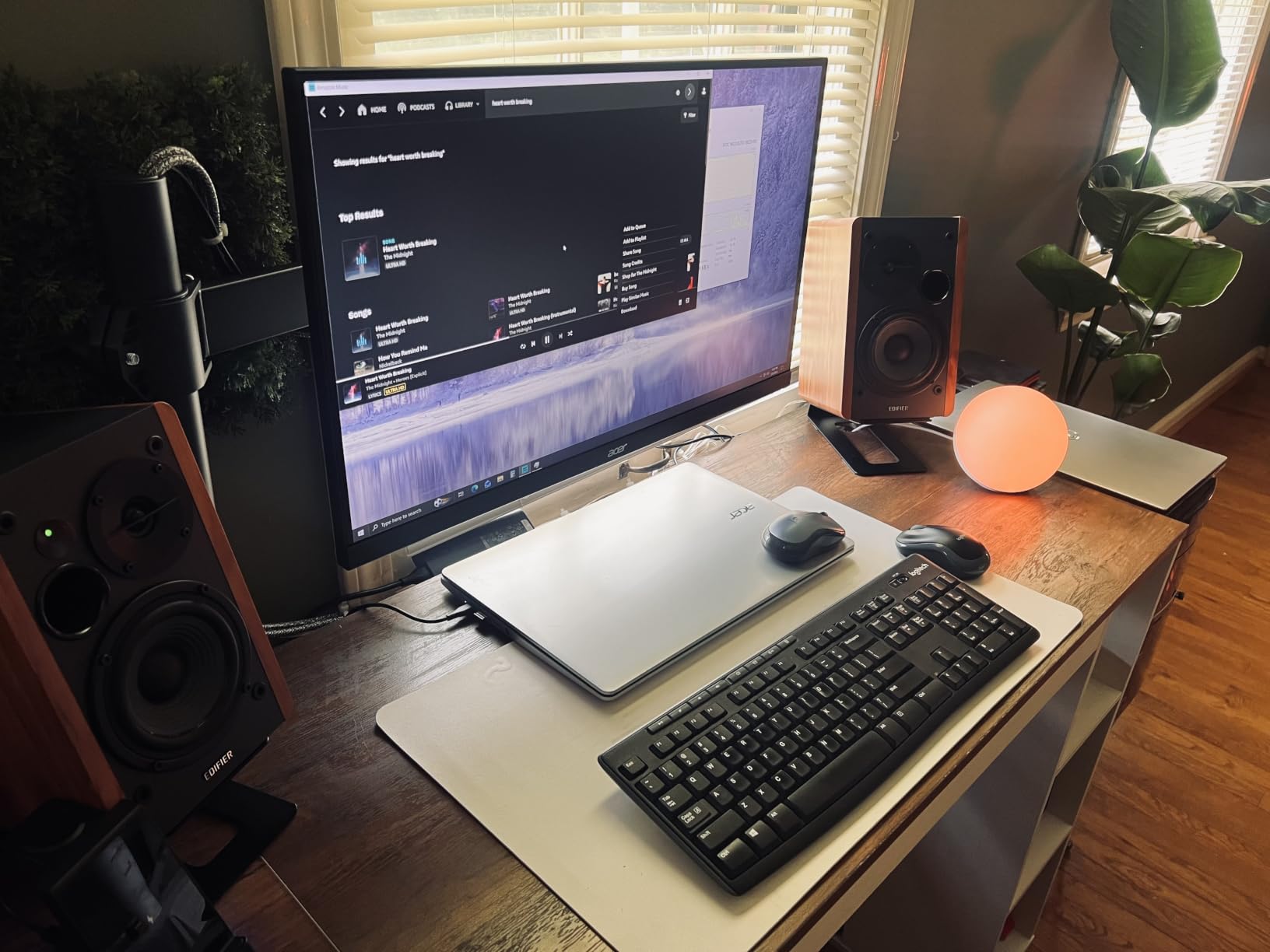 R1280Ts Powered Bookshelf Speakers - 2.0 Stereo Active Near Field Monitors - Studio Monitor Speaker - 42 Watts RMS with Subwoofer Line Out - Wooden Enclosure customer photo 1
