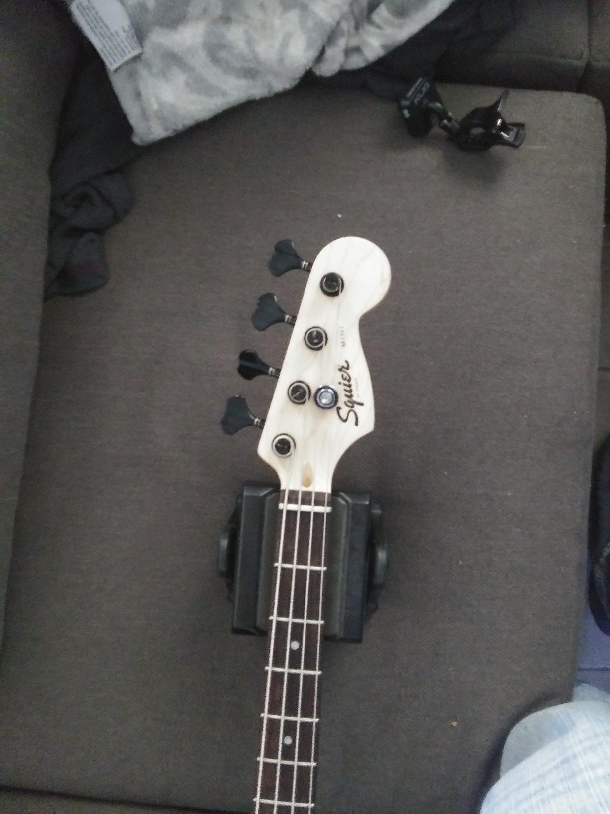 Squier Mini Precision Bass, Black, Laurel Fingerboard | 3/4 size beginner bass guitar, ideal for kids and small players, laurel fingerboard, lightweight short scale neck customer photo 2