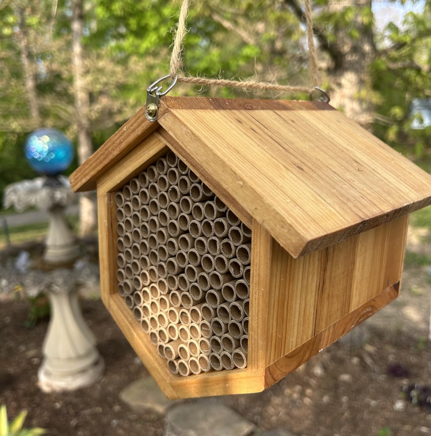 Mason Bee House Wax Coated Bee Hotel, Pollinator House Waterproof, Natural Handmade Wooden Mason Bee Hotel for Pollinating Bees Garden Supplies customer photo 2