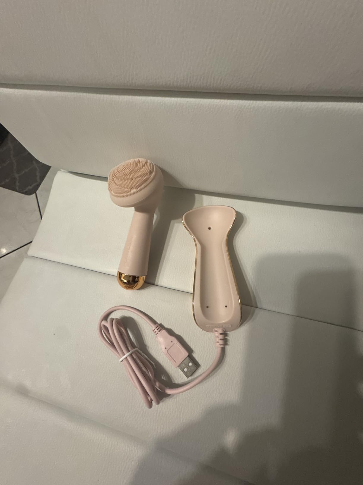 Finishing Touch Flawless Cleanse Silicone Face Scrubber and Cleanser, 1 count customer photo 2