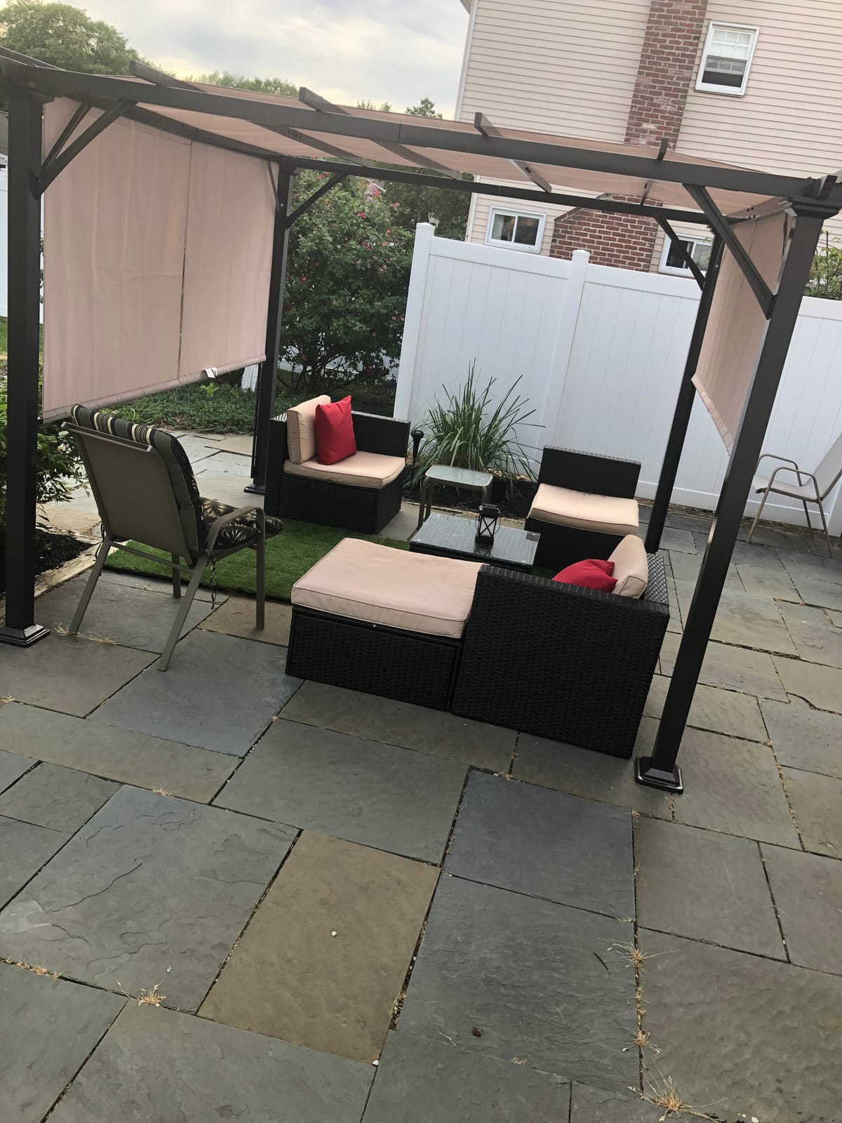 Tangkula 10x10FT Outdoor Patio Shade Structure, Steel Pergola with Retractable Canopy Shades, Rustproof Metal for Patio, Backyard, Garden (Beige) customer photo 1