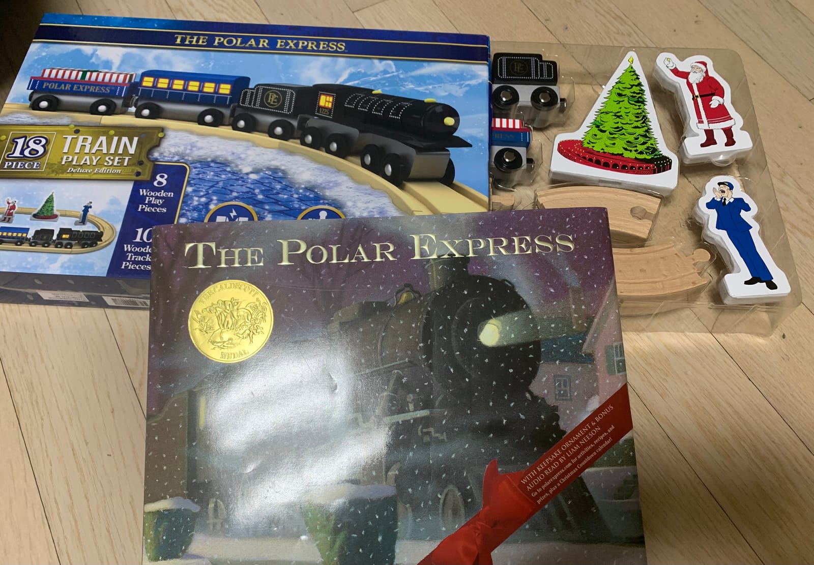 Polar Express Train Set, Wooden 18 Piece Deluxe Edition with Magnetic Cars and Track, Official Holiday Play Collection, Compatible with 1 Inch Train Systems, Polar Express Toys for Kids customer photo 2