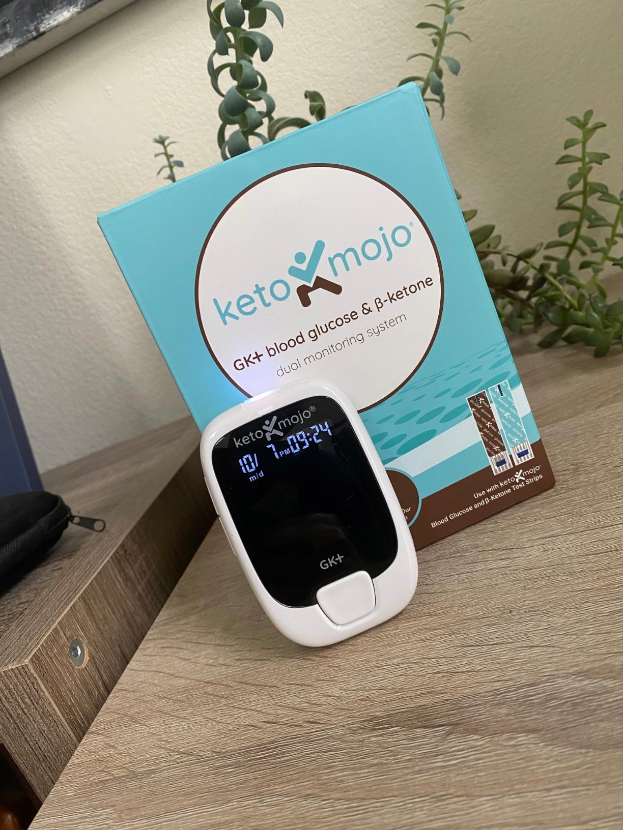 KETO-MOJO GK+ Glucose & Ketone Meter, Keto Diabetes Fasting | Bluetooth sync, Free MyMojoHealth app, 10 glucose + 10 ketone strips, Lancing device, Lancets, Control solutions, Travel case customer photo 1