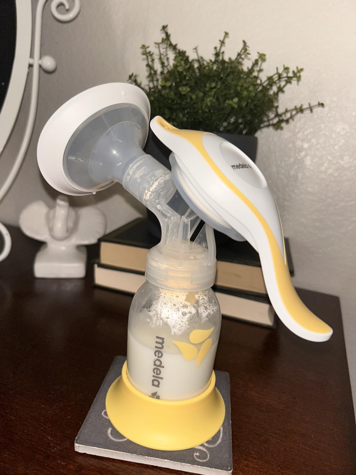 Medela Harmony Manual Breast Pump, On-the-Go, More Milk Output | Soft-Rim Comfort Shield, 2-Phase Expression, Lightweight & Portable, 5 oz, BPA-Free, Hand Pump customer photo 1