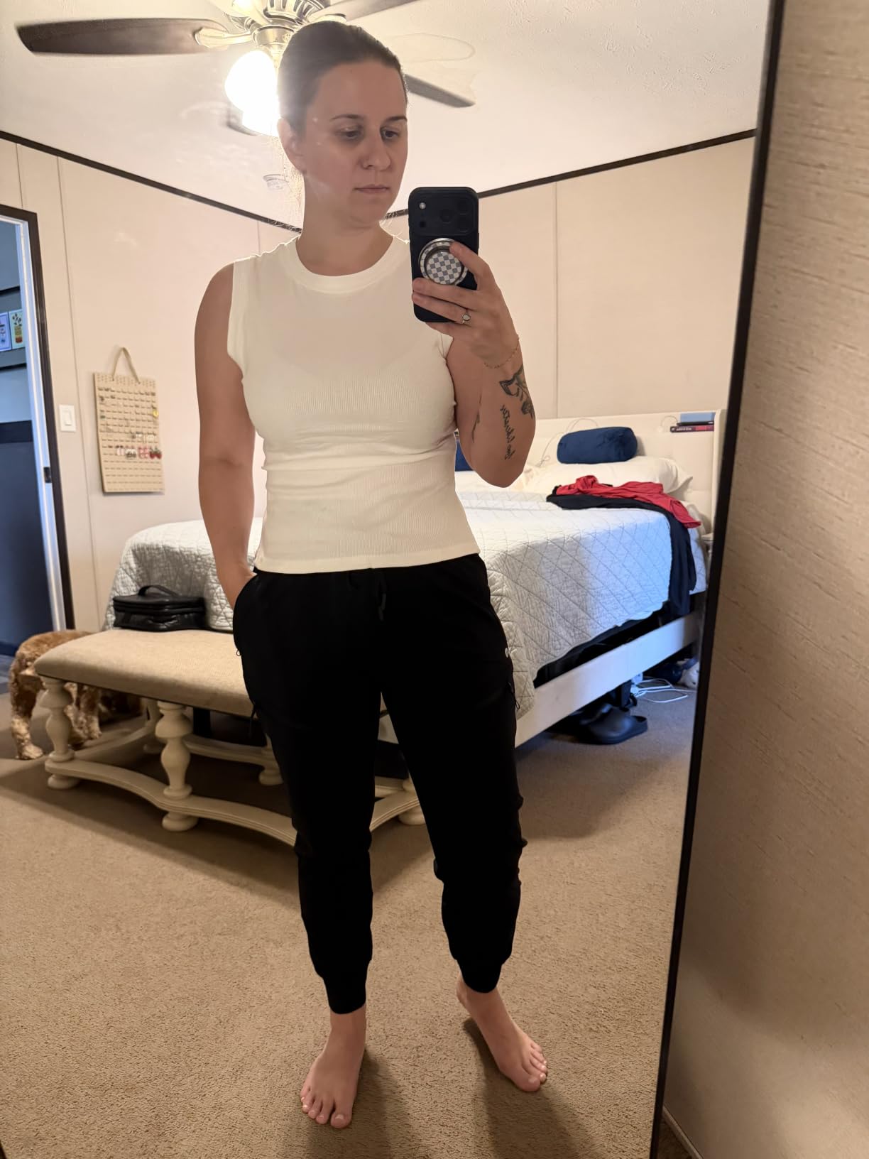 baleaf Women's Lightweight Hiking Pants with 5 Zippered Pockets customer photo 2
