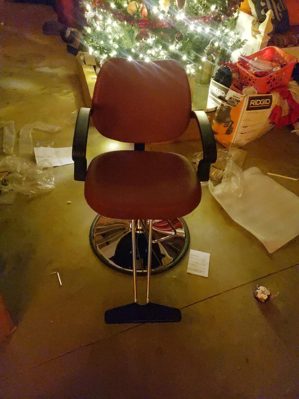 Barber Chair Salon Chair Styling Heavy Duty Hydraulic Pump Stylist Chair Adjustable Hydraulic Chair for Hair Stylist Women Man customer photo 2