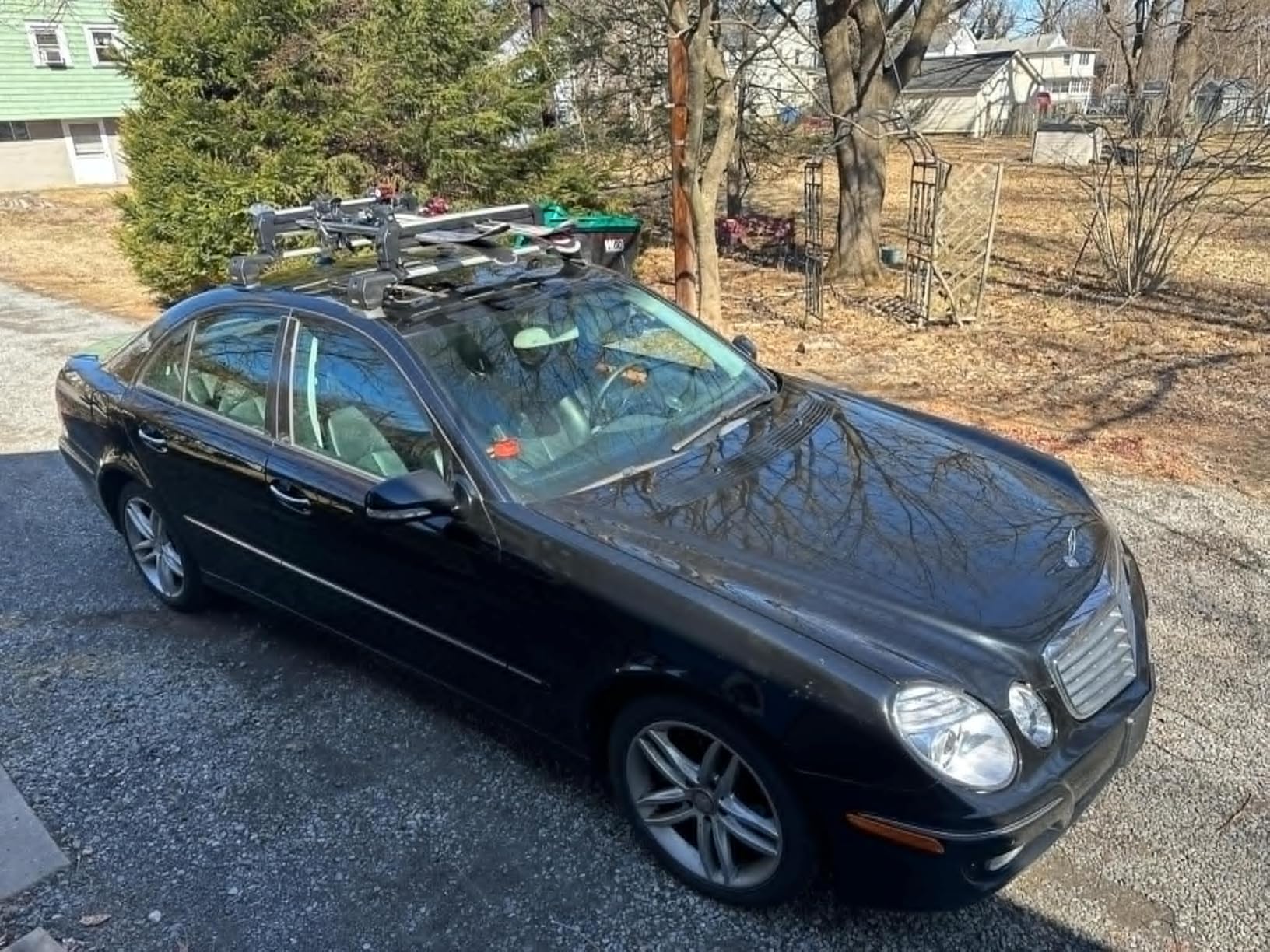 Leader Accessories Ski & Snowboard Roof Rack, Fits 6 Skis or 4 Snowboards | 2 PCS Universal Top Holder Carriers Crossbar Fit, Lockable, Anti-Theft Lock, Rustproof Aluminum & Anti-Scratch Rubber Padding customer photo 2