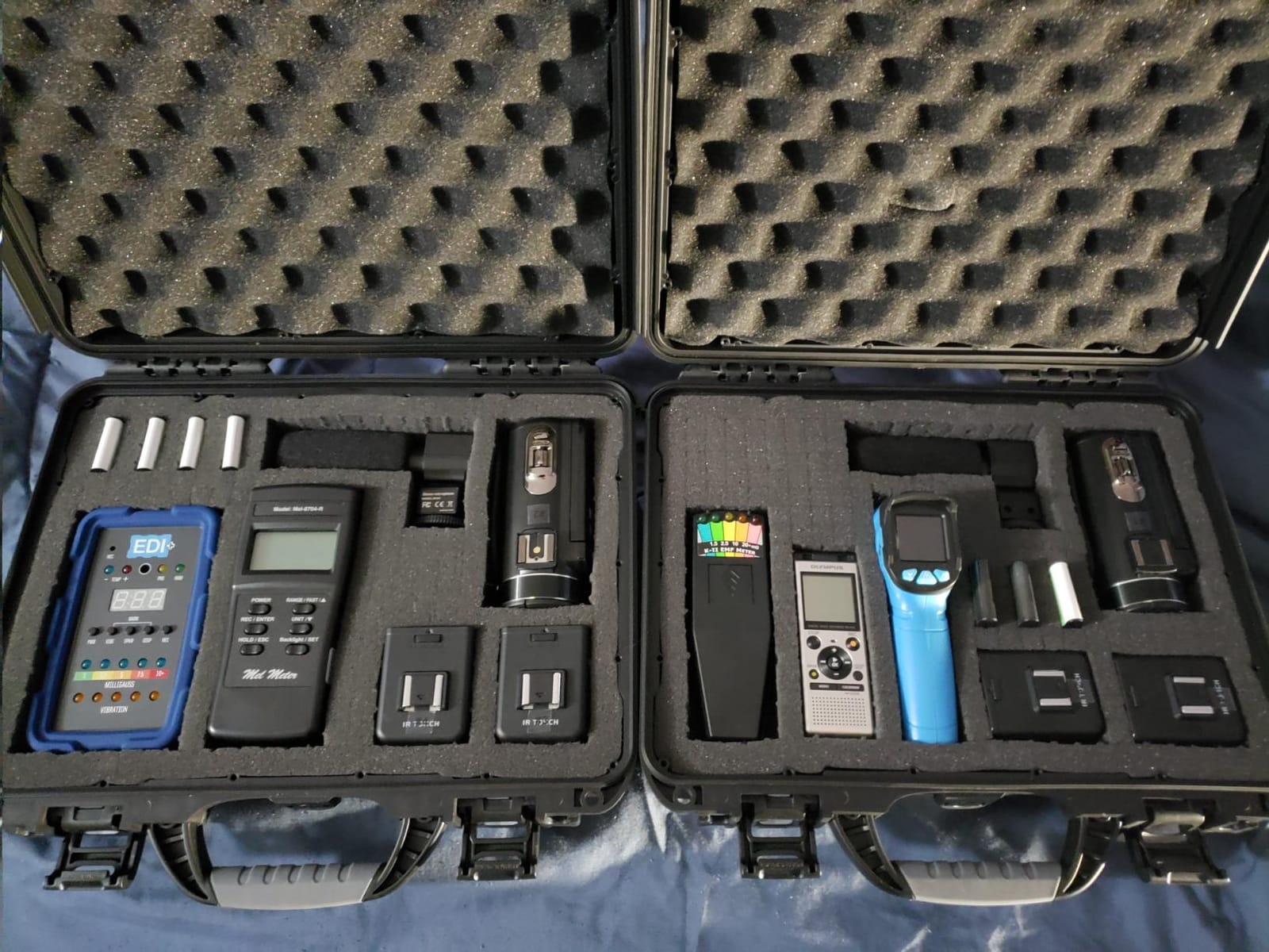 NANUK 910 Hard Case with Customizable Cubed Foam, IP67 Waterproof, Dustproof and Impact Resistant, 14.3 x 11.1 x 4.7, Rugged Construction for Ultimate Protection, Made in Canada - Blue customer photo 2
