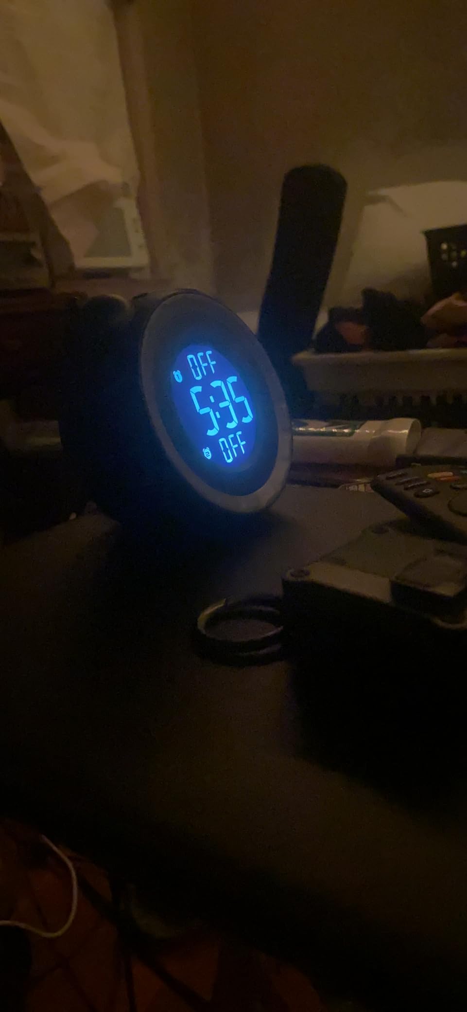 uscce Loud Dual Alarm Clock with Powerful Adjustable Bed Shaker | Vibrating Alarm Clock for Heavy Sleepers or Hearing Impaired - Easy to Set Alarm Clock with 0-100% Dimmer & Battery Backup customer photo 2