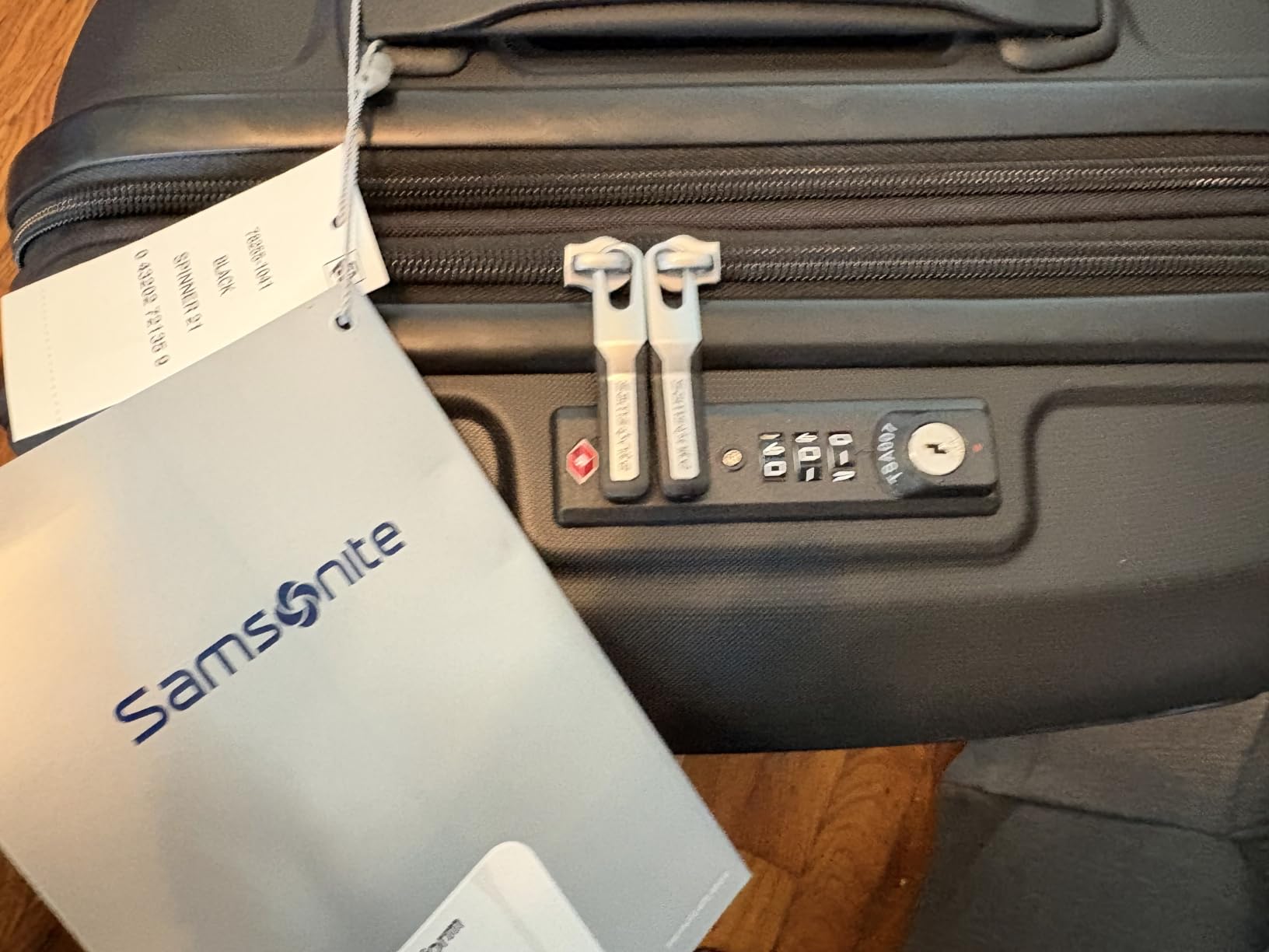 Samsonite Freeform 2-Piece Luggage Set - Carry-On & Large Checked Luggage with Dual Spinner Wheels - Durable Polypropylene Hardshell - TSA Lock, Airline-Approved - Expandable Hard Shell - Navy customer photo 2