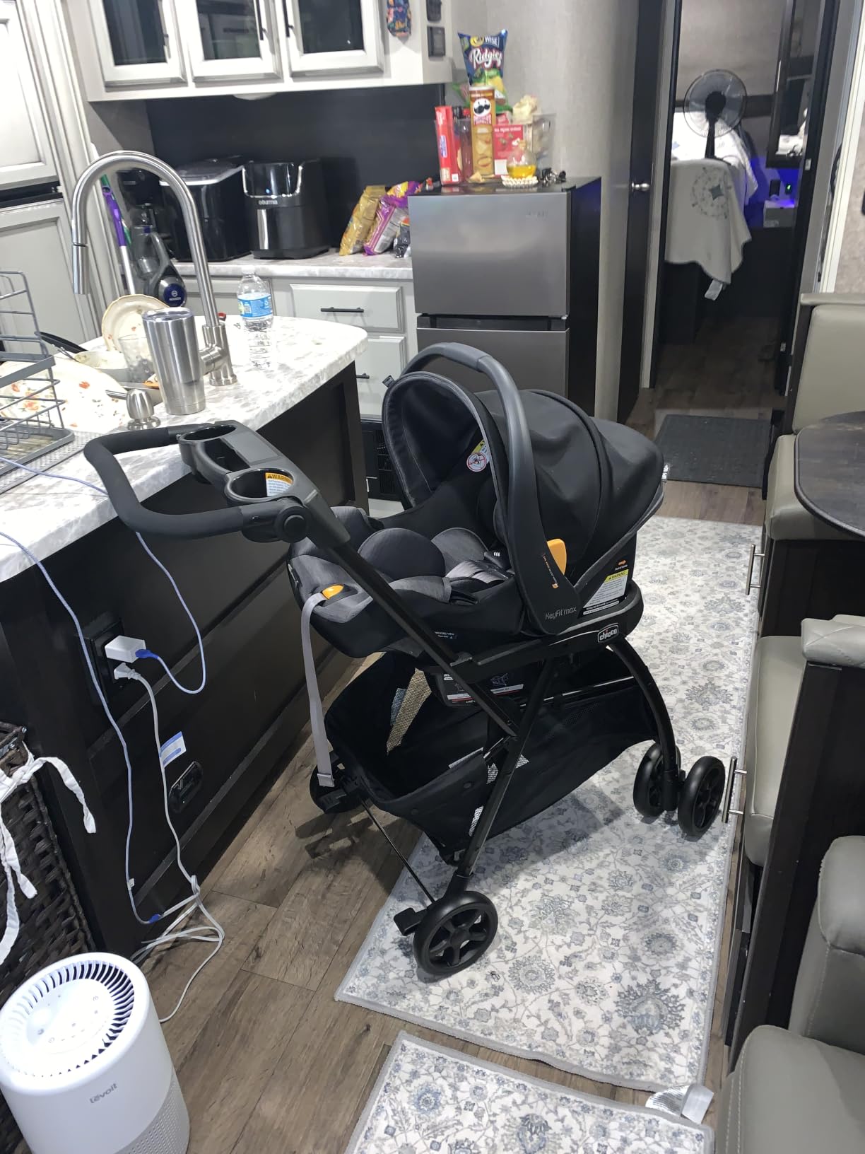 Chicco KeyFit Caddy Baby Stroller Frame with Adjustable Handle, Parent Tray | Accepts all Chicco infant car seats, compact travel stroller, under 12 lbs, all-wheel suspension, cup holders, Black/Black customer photo 2