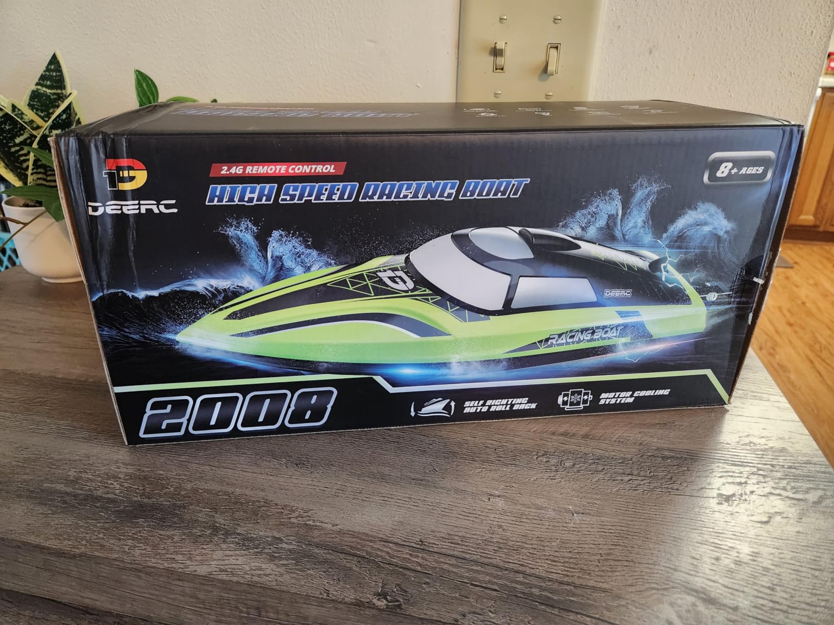 DEERC 14-Inch High Speed RC Boat, 20+ MPH, Auto Self-Righting, 2 Batteries customer photo 1