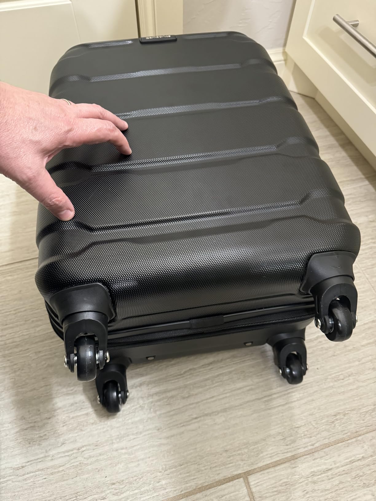 Samsonite Omni PC Hardside Expandable Luggage with Spinner Wheels, White, 2-Piece Set (20/24) customer photo 1