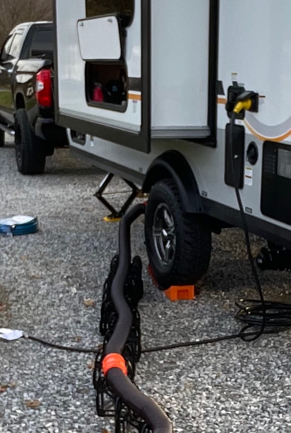 CARMTEK Camper Leveler Premium Kit - Curved RV Levelers with Camper Wheel Chocks, Rubber Mats and Carry Bag | Faster Camper Leveling Than RV Leveling Blocks customer photo 1