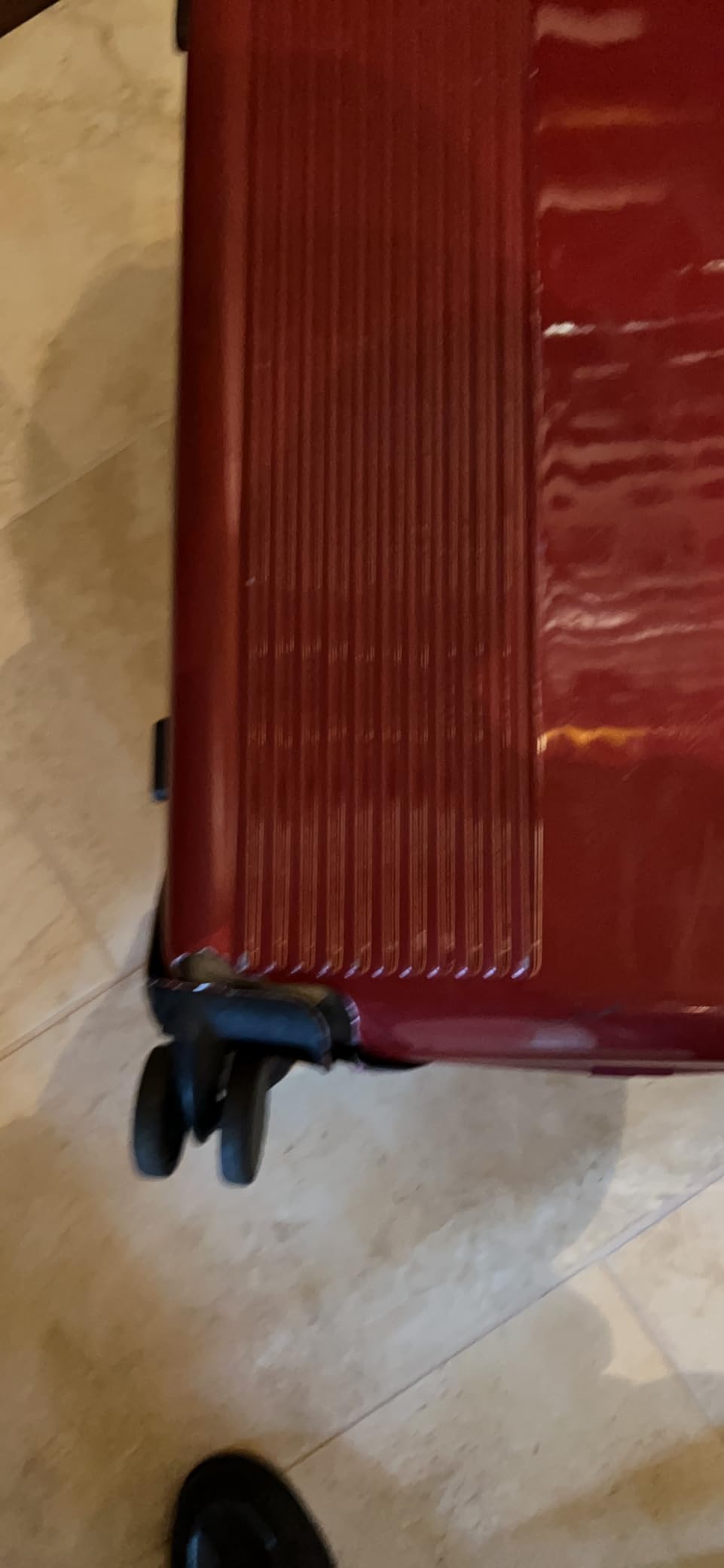 Wine Enthusiast Vino-Voyage 2.0 TSA-Approved 6-Bottle Wine Suitcase customer photo 1