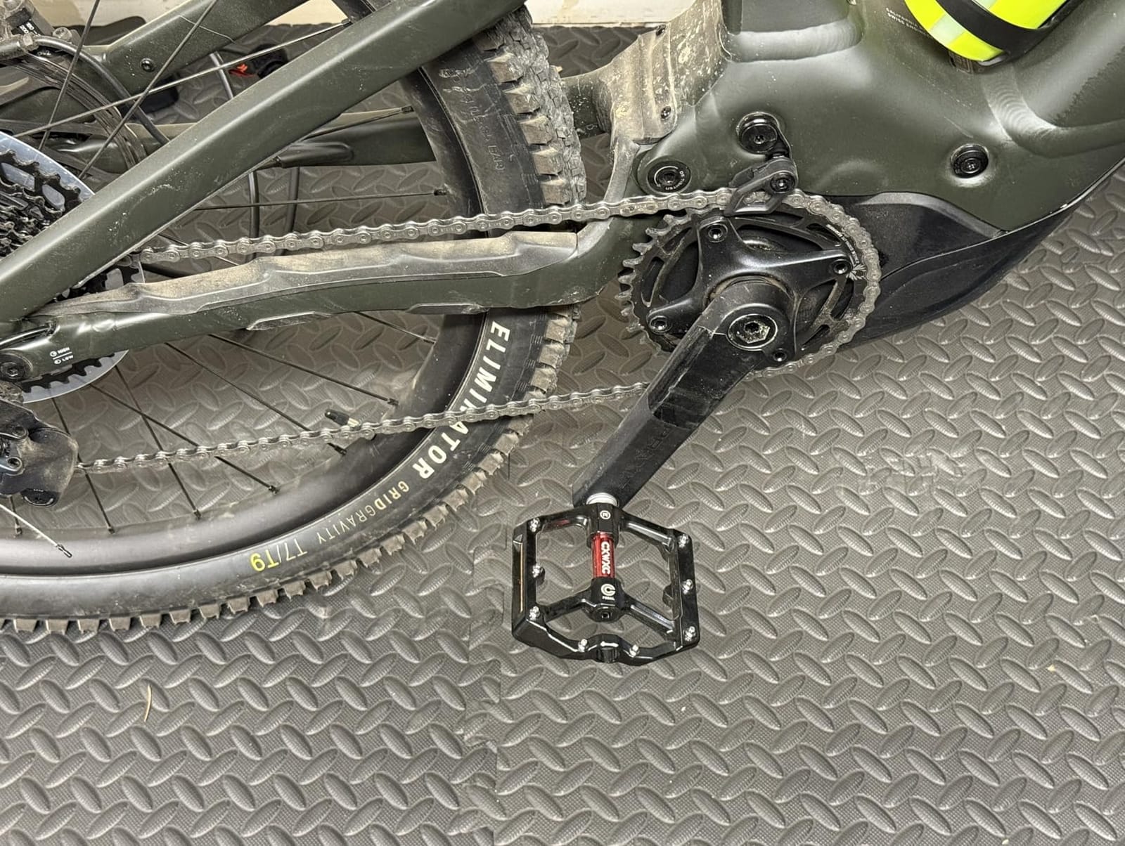 CXWXC Road/MTB Bike Pedals - Aluminum Alloy Bicycle Pedals with Removable Anti-Skid Nails customer photo 1