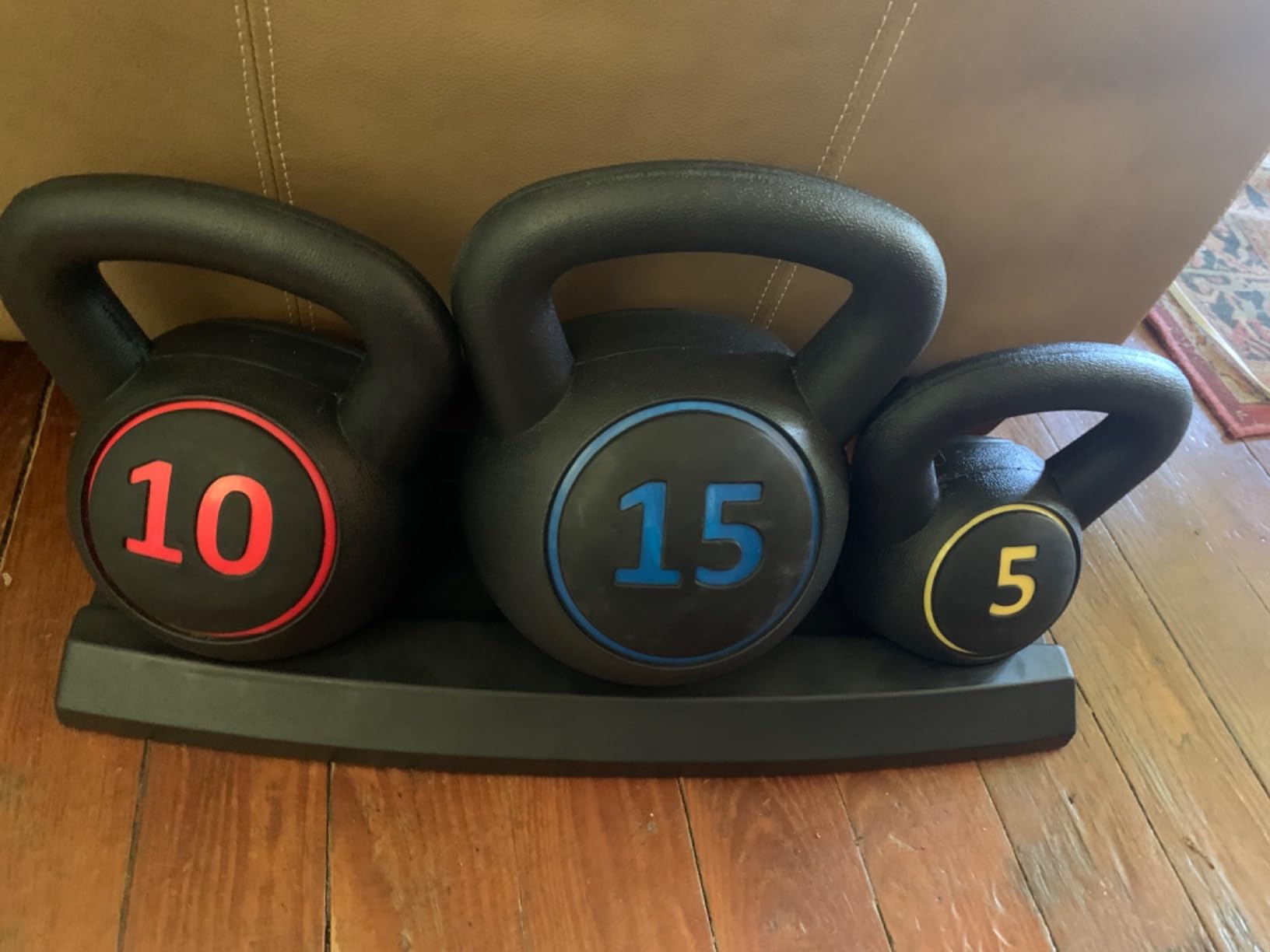 F2C 3-Piece Kettlebell Set with Storage Rack 5lb, 10lb, 15lb customer photo 2