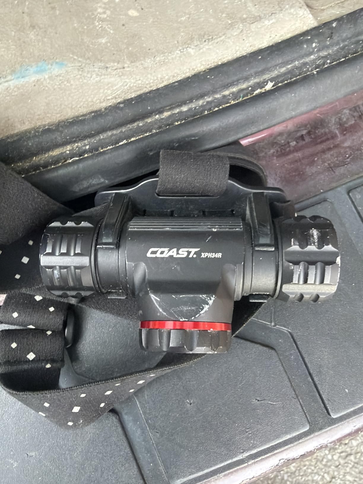 Coast XPH34R 2700 Lumen USB-C Rechargeable-Dual Power LED Headlamp with Pure Beam Twist Focus and Magnetic Base customer photo 1