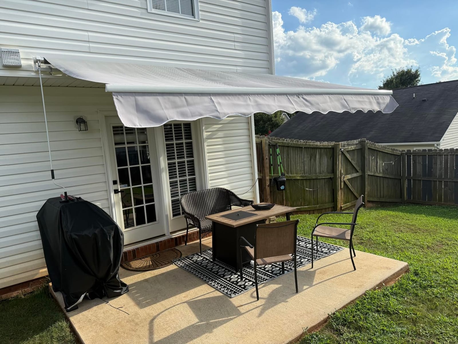 Outsunny 12' x 8' Patio Retractable Awning Manual Crank Handle Light Gray | Patio Awnings, Sun Shade Shelter, 280g/m² UV & Water-Resistant Fabric, Aluminum Frame, for Deck Balcony Yard customer photo 1