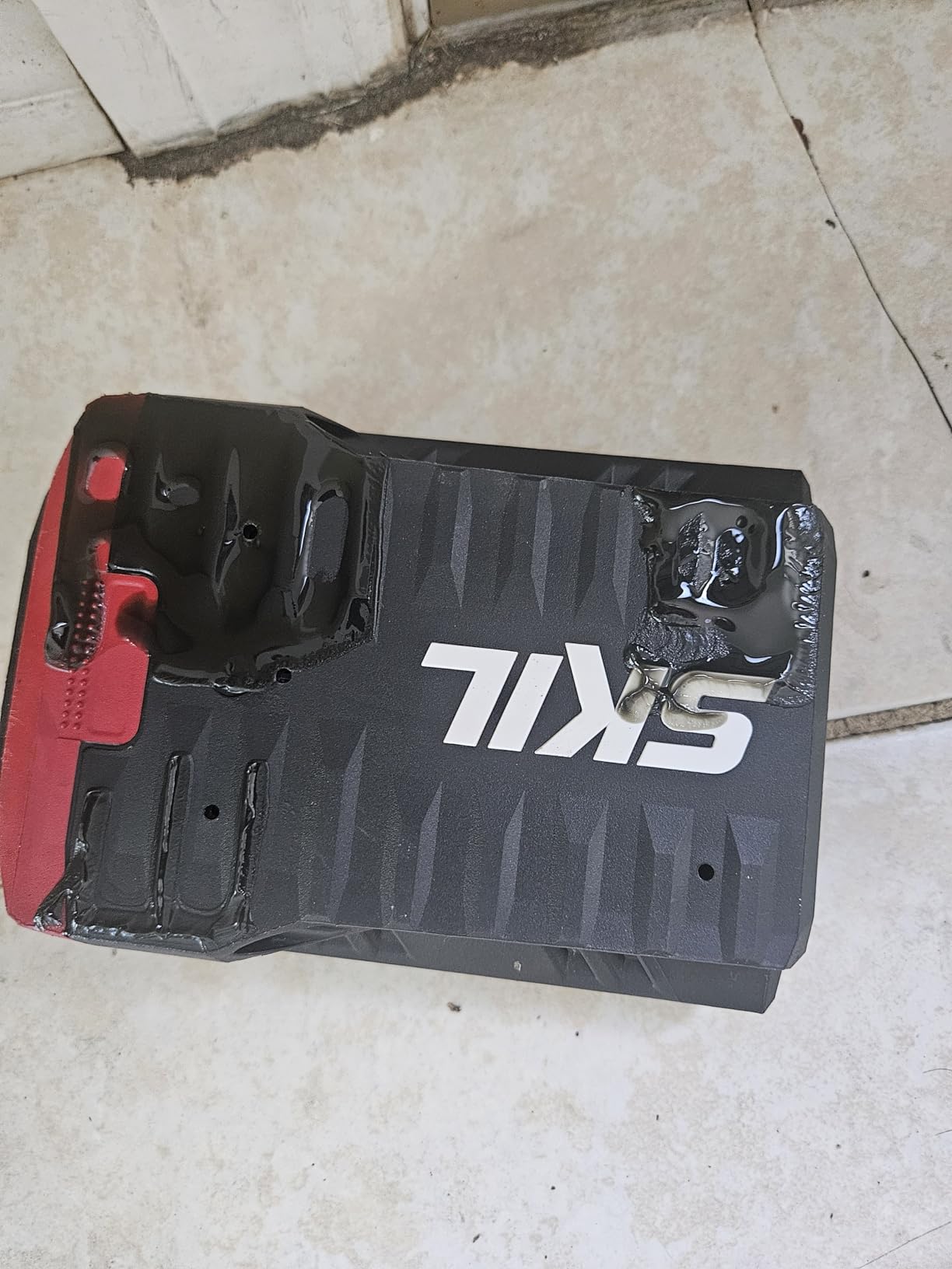 SKIL PWR CORE 40 Brushless 40V 10'' Pole Saw Kit with Over 9ft. Telescoping Shaft & Angled Head, Includes 2.5Ah Battery and Auto PWR Jump Charger - PS4561C-10 customer photo 2