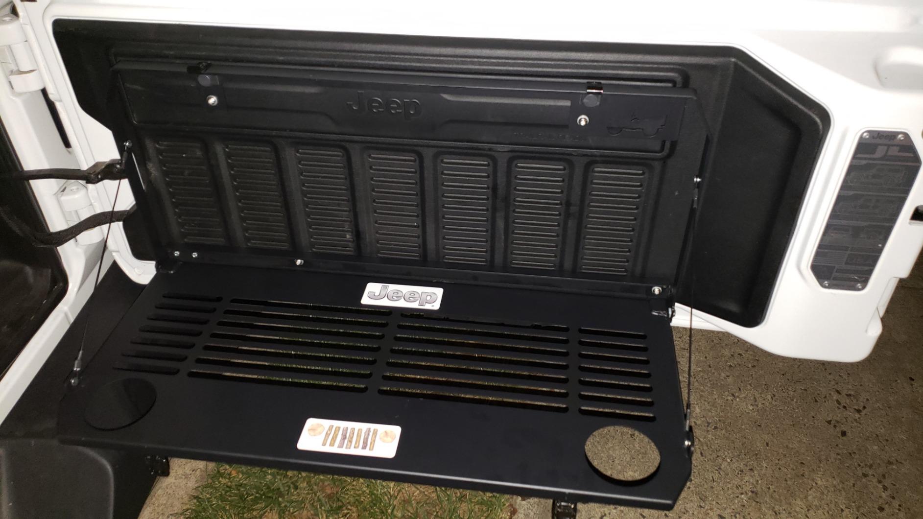 Mopar 82215416AB Tailgate Table Jeep Wrangler customer photo 2