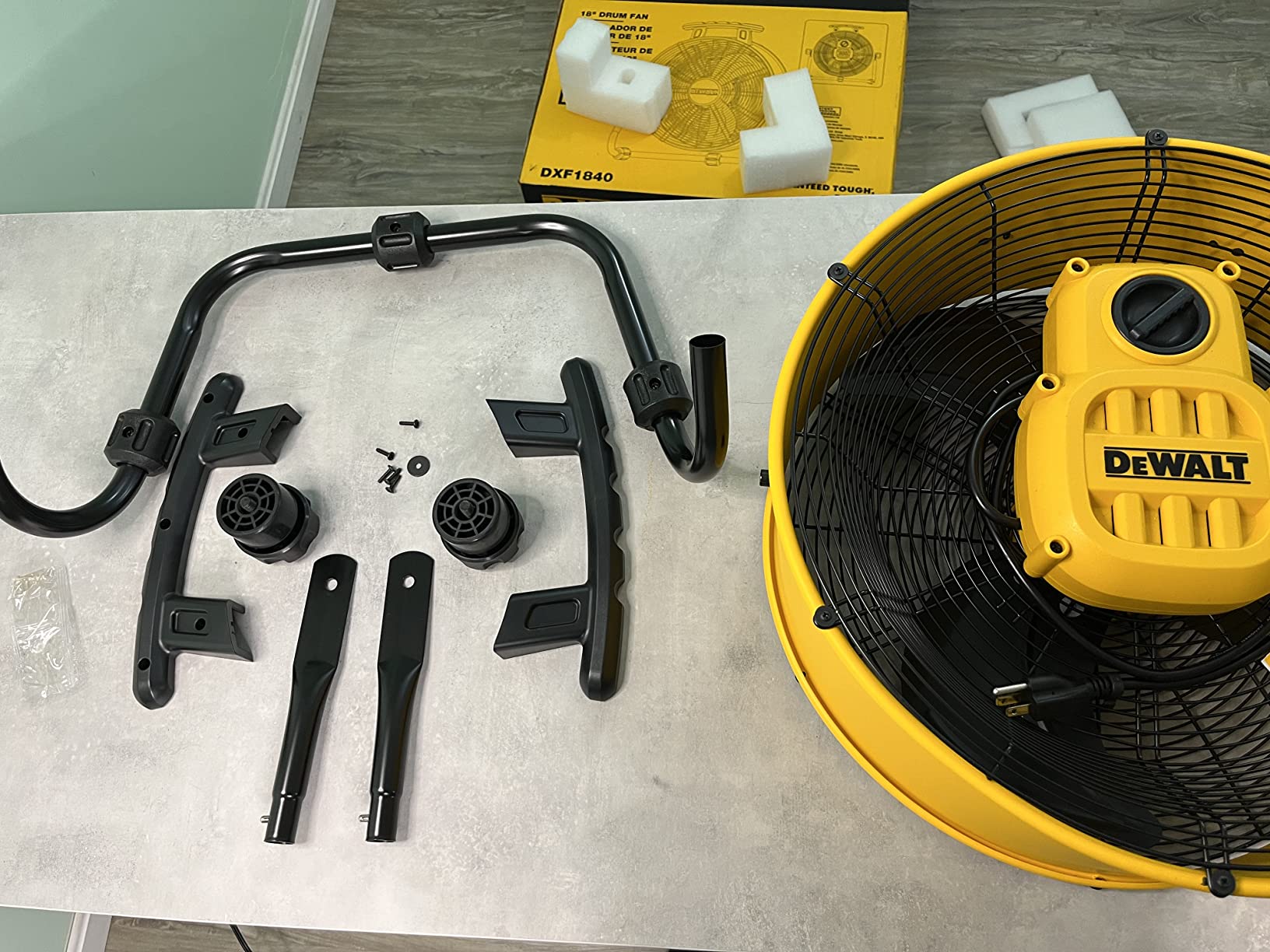 DEWALT 18 Inch Floor Fan, 180° Adjustable Tilting Drum Fan DXF1840 | High Velocity Fan with 3-Speed for Cooling Air Circulator Portable Metal Industrial fan for Shop/Garage/Gym/Patio Yellow customer photo 2