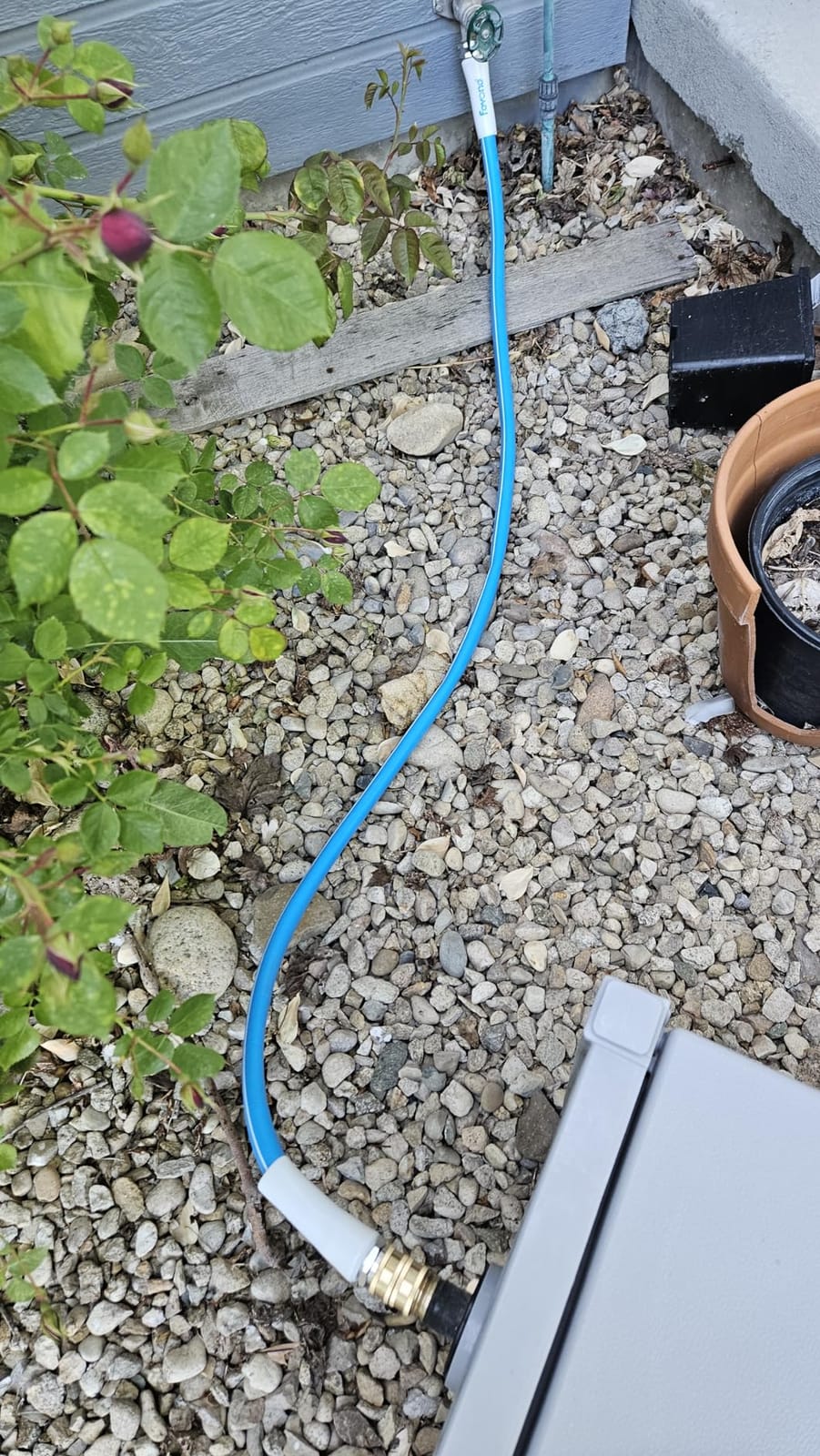 FEVONE Kink Free Garden hose 100 ft, Heavy Duty Water Hose | Drinking Water Safe, Flexible Lightweight Hybrid Polymer, 5/8 ID, 600 PSI, Leak-Free, Aluminum 3/4 GHT Connectors customer photo 1