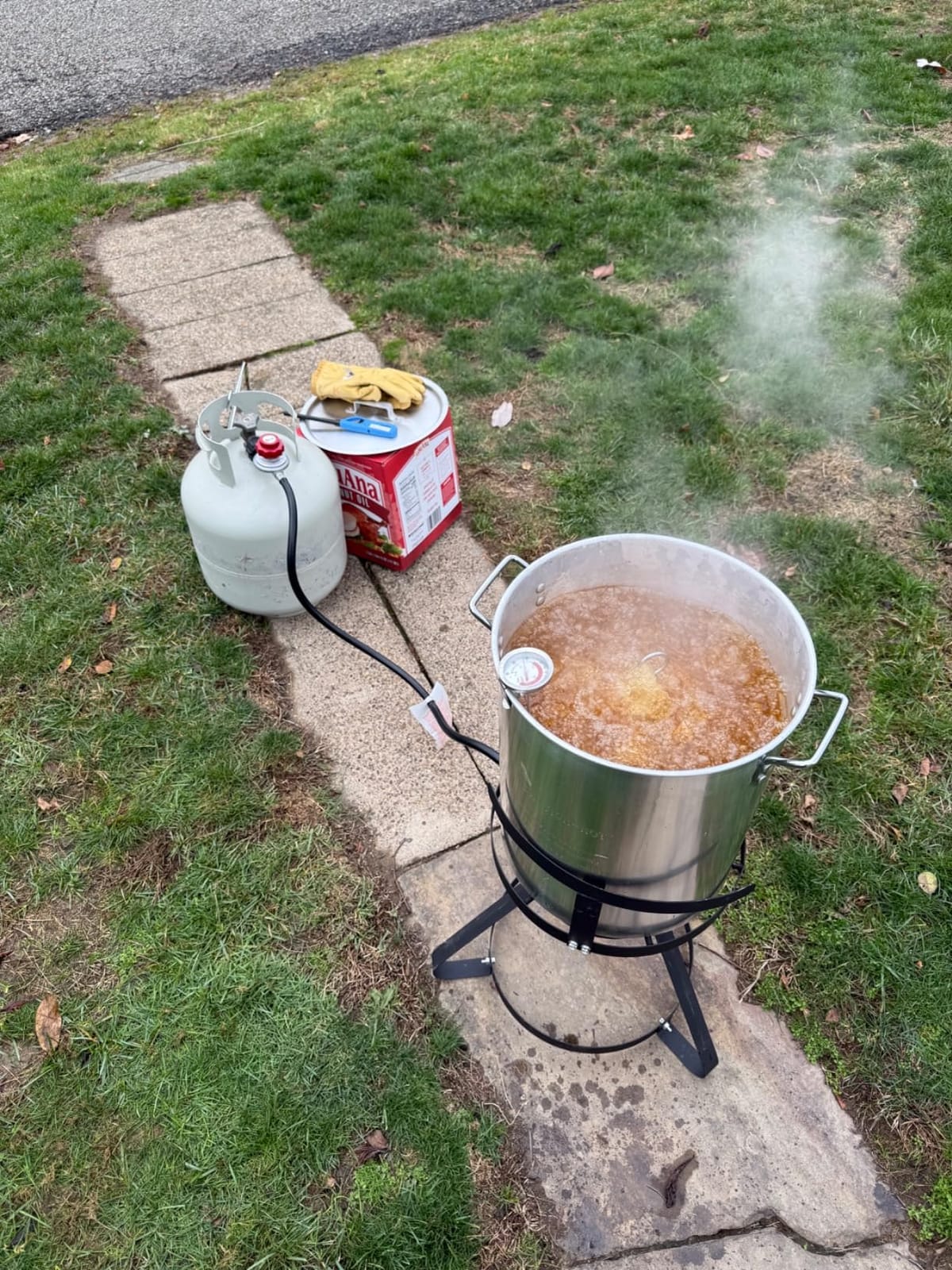 GasOne 30QT Turkey Fryer Set and Seafood Boil with Propane Gas Burner, Perforated Basket - Perfect Outdoor Cooker for Crawfish, Crab, Shrimp, Lobster, and Frying - Complete Outdoor Cooking Kit customer photo 1