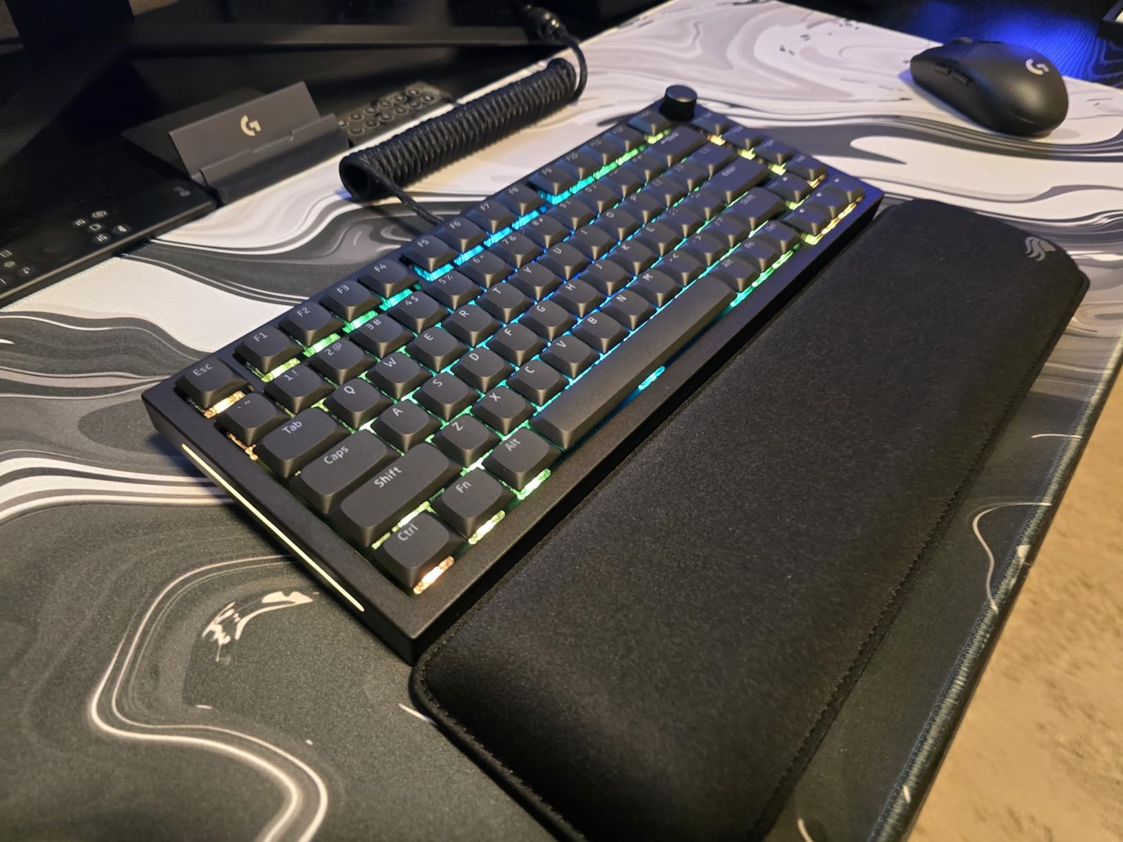 Gaming GMMK PRO 75% Barebones Black (Frame Only) - Modular Mechanical Gaming Keyboard, TKL Size (75%), 3.3lb Frame, RGB, Fully Customisable, 5-Pin Switch Support customer photo 1
