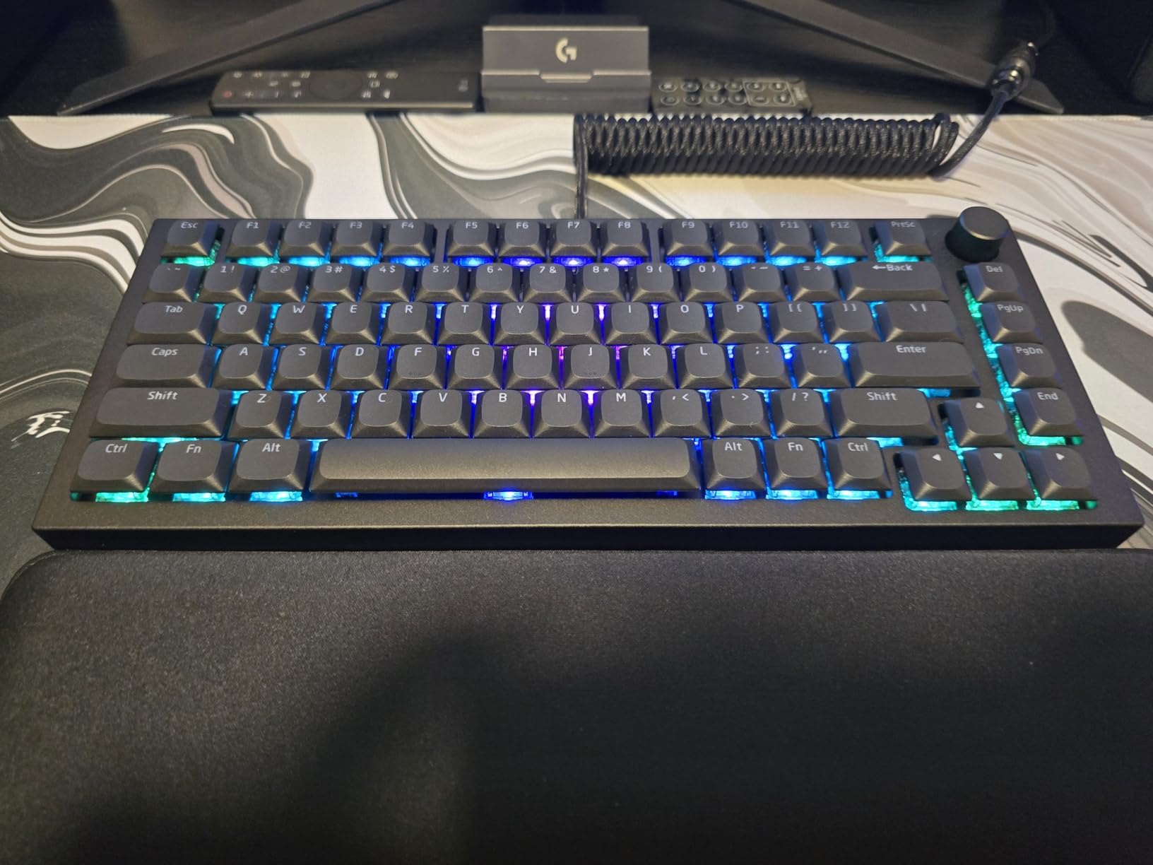 Gaming GMMK PRO 75% Barebones Black (Frame Only) - Modular Mechanical Gaming Keyboard, TKL Size (75%), 3.3lb Frame, RGB, Fully Customisable, 5-Pin Switch Support customer photo 2