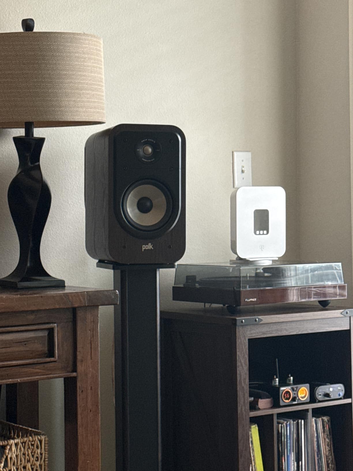 Polk Audio Signature Elite ES20 Bookshelf Speakers, Pair, Stunning Black customer photo 2