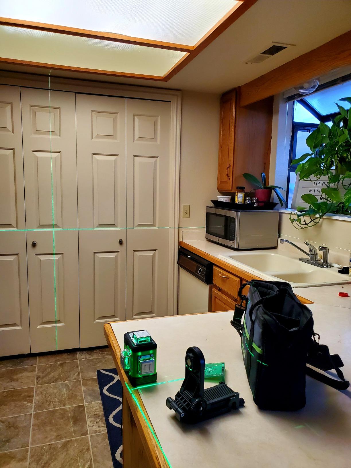 Huepar Laser Level 360 Self Leveling, Rechargeable Green Laser 4x360 Cross Line Lazer Leveler 4D Level Laser Tool for Construction with Two Li-ion Batteries, Magnetic Bracket & Hard Carry Case - LS04CG customer photo 1